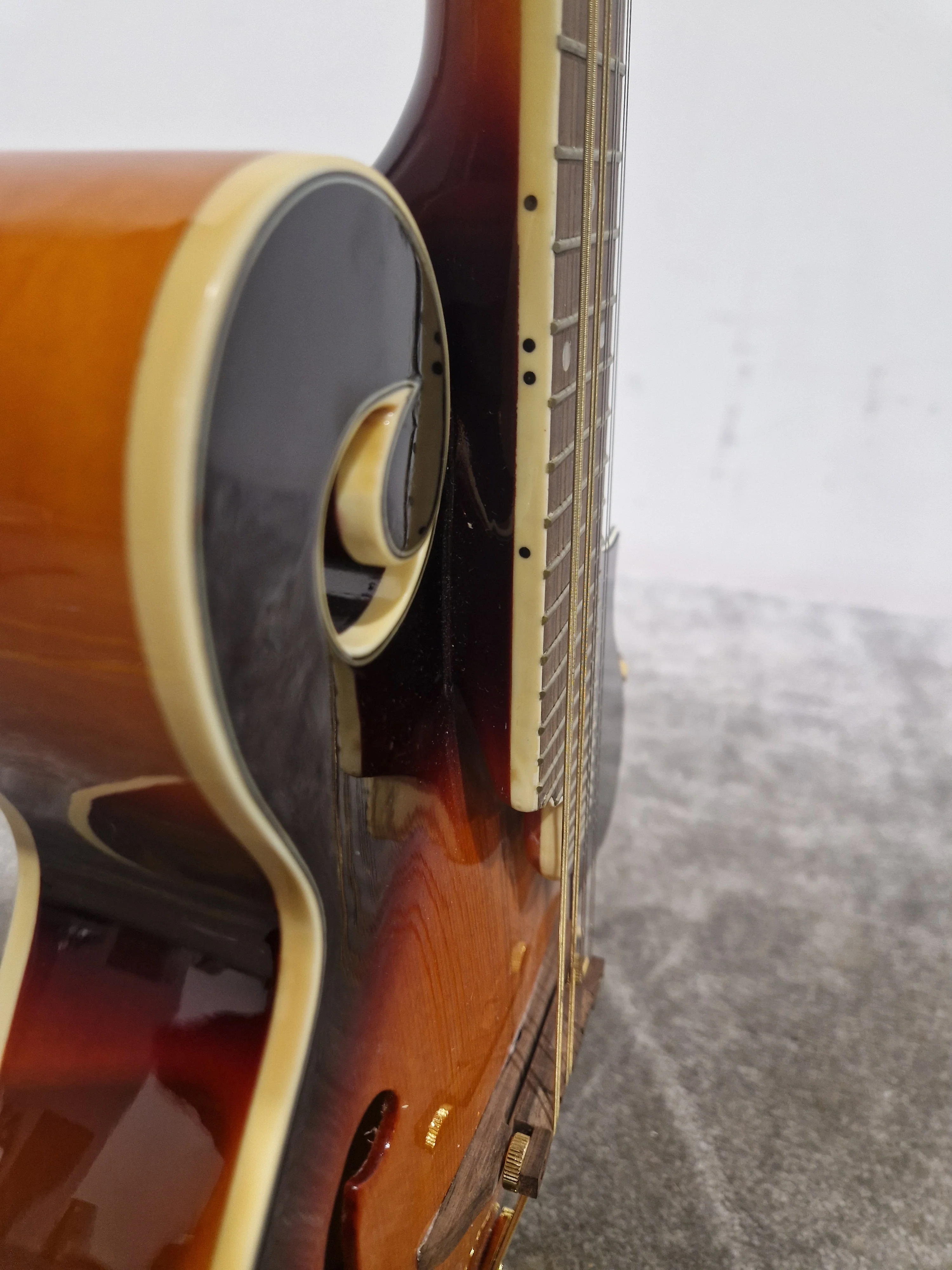 Vintage VFM300F - Mandolin - Sunburst - Excellent w/ Hard Case - Image 6