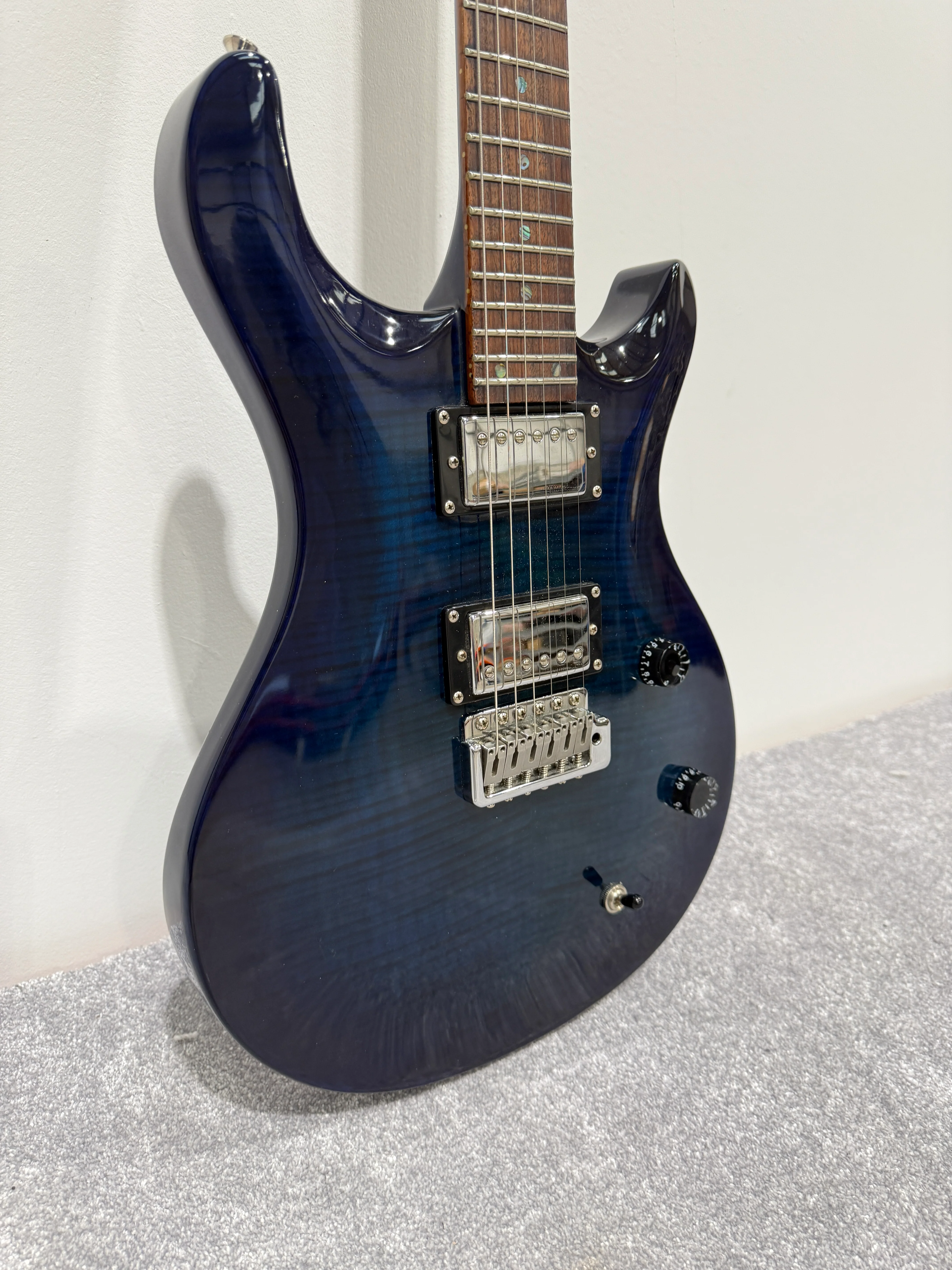 Vintage VRS 100 Trans Blue Electric Guitar - Fusion Carry Case - Tremelo Bar - Image 4