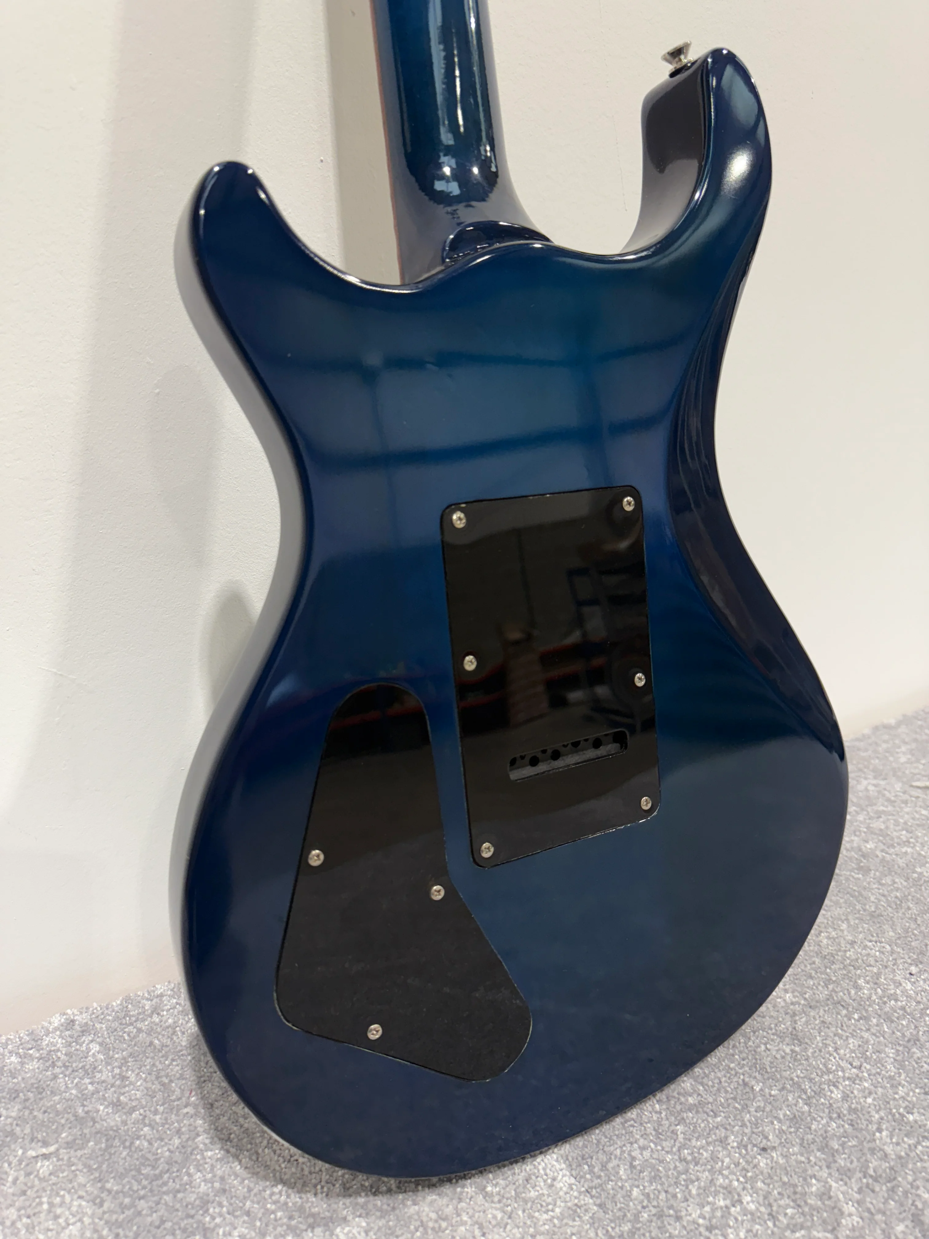 Vintage VRS 100 Trans Blue Electric Guitar - Fusion Carry Case - Tremelo Bar - Image 7