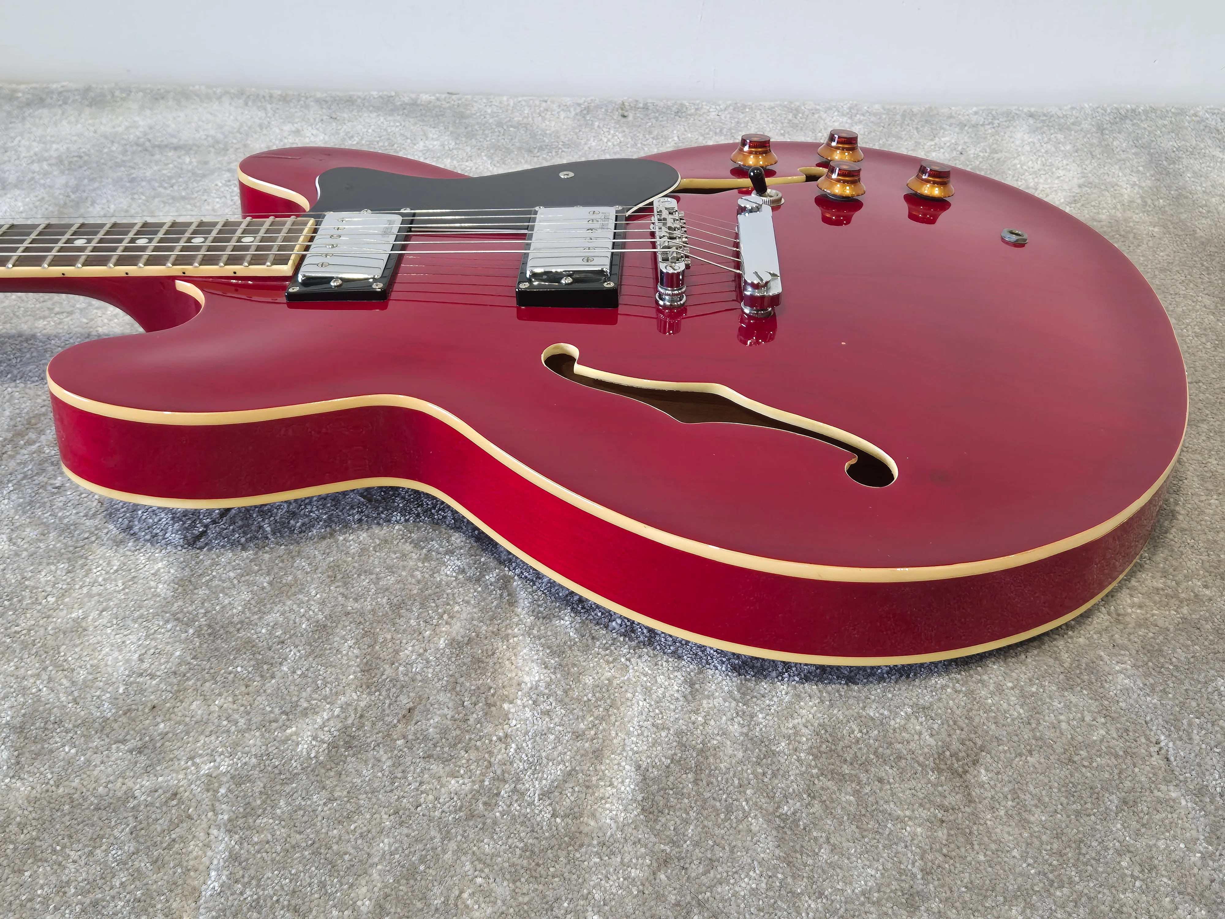 Vintage VSA500 - Semi-Hollow Body Electric Guitar - Red - Image 12