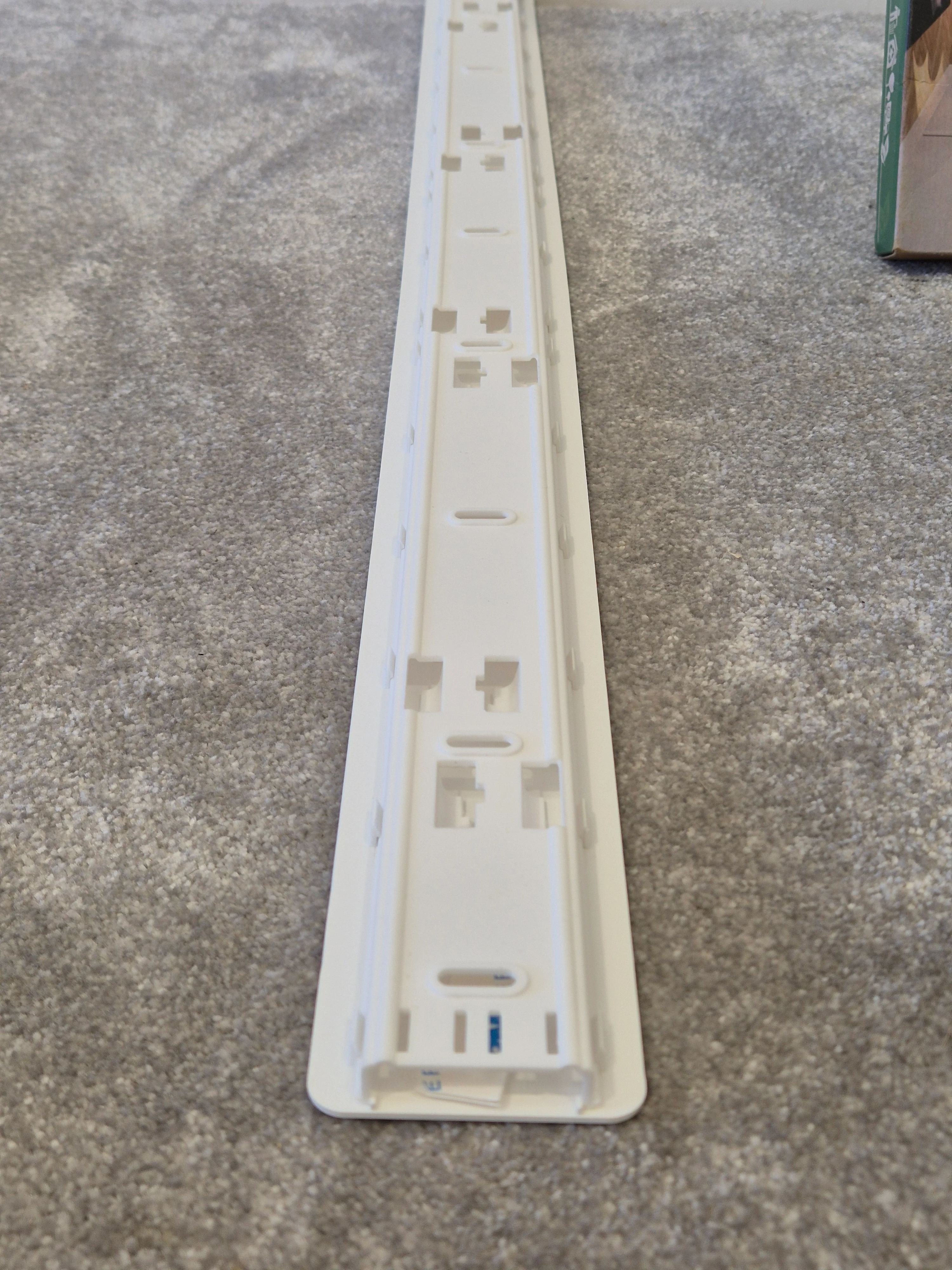 Vogels TVA 6000 - Cable Cover - Excellent w/ Original Box - Image 4
