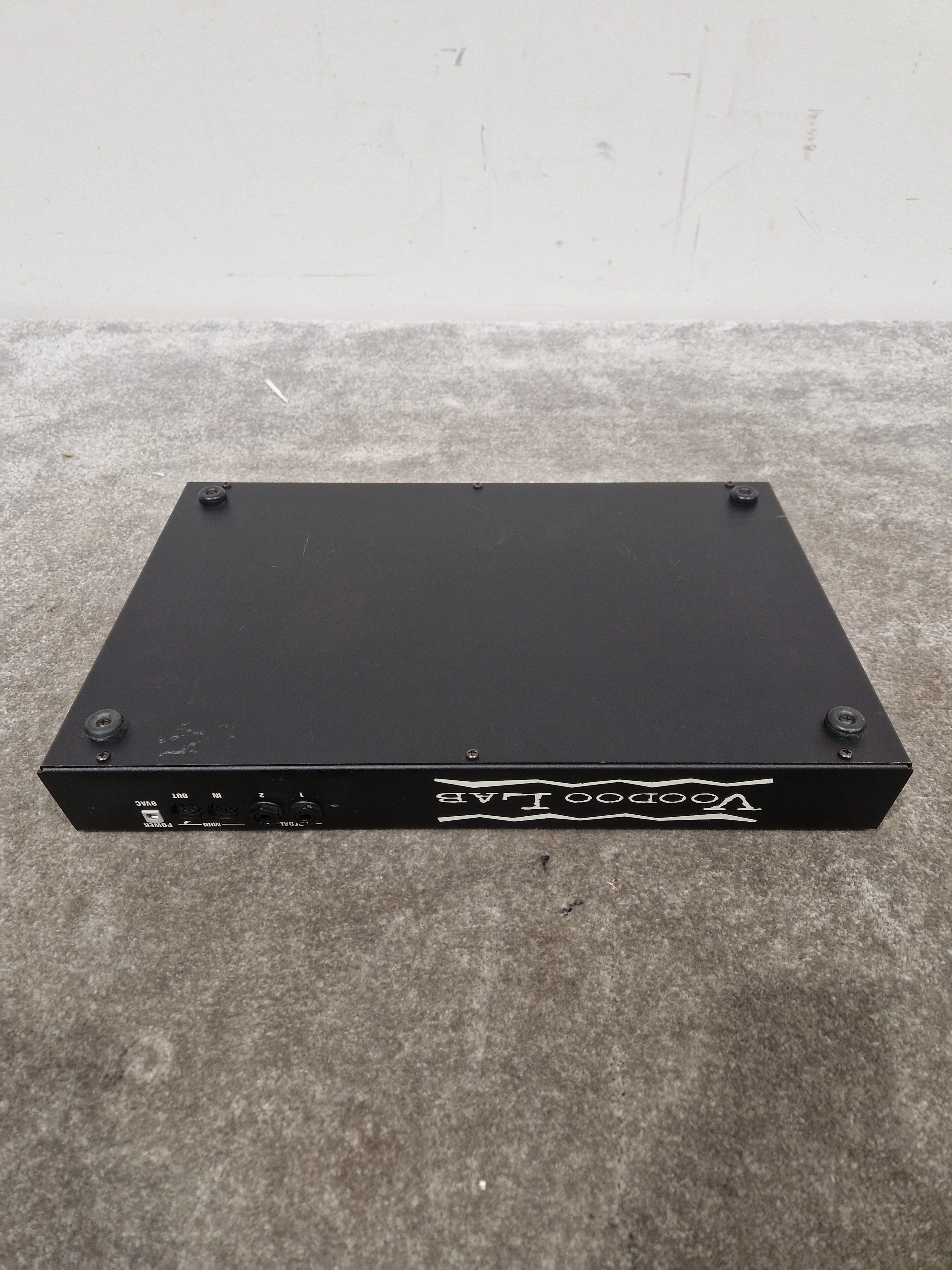 Voodoo Lab Ground MIDI Controller - Versatile Footswitch Control - Excellent w/ Power Supply - Image 4