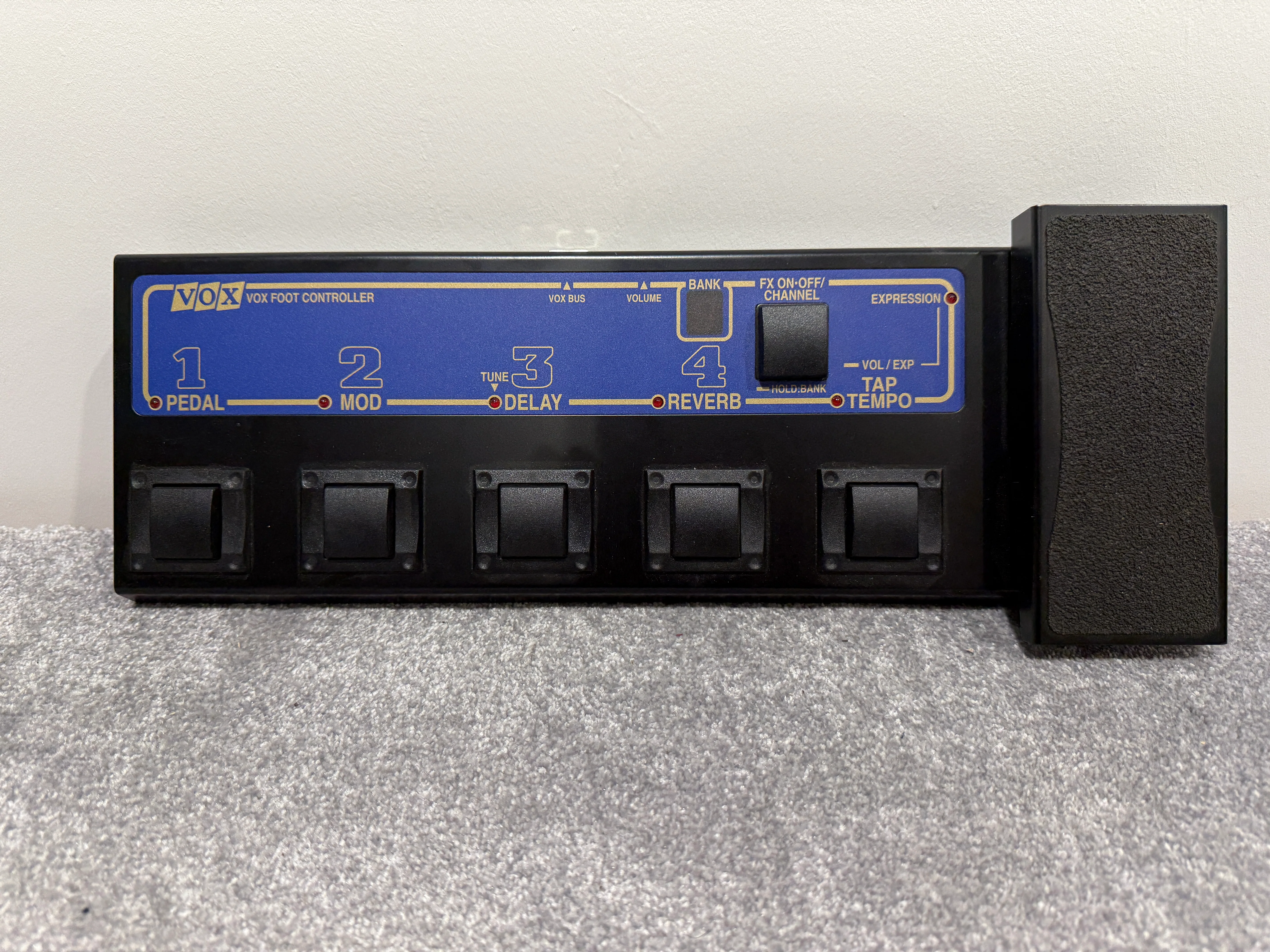 Vox AD120VT Guitar Amplifier with Vox VC4 Foot Controller and Amp Covers - Image 3
