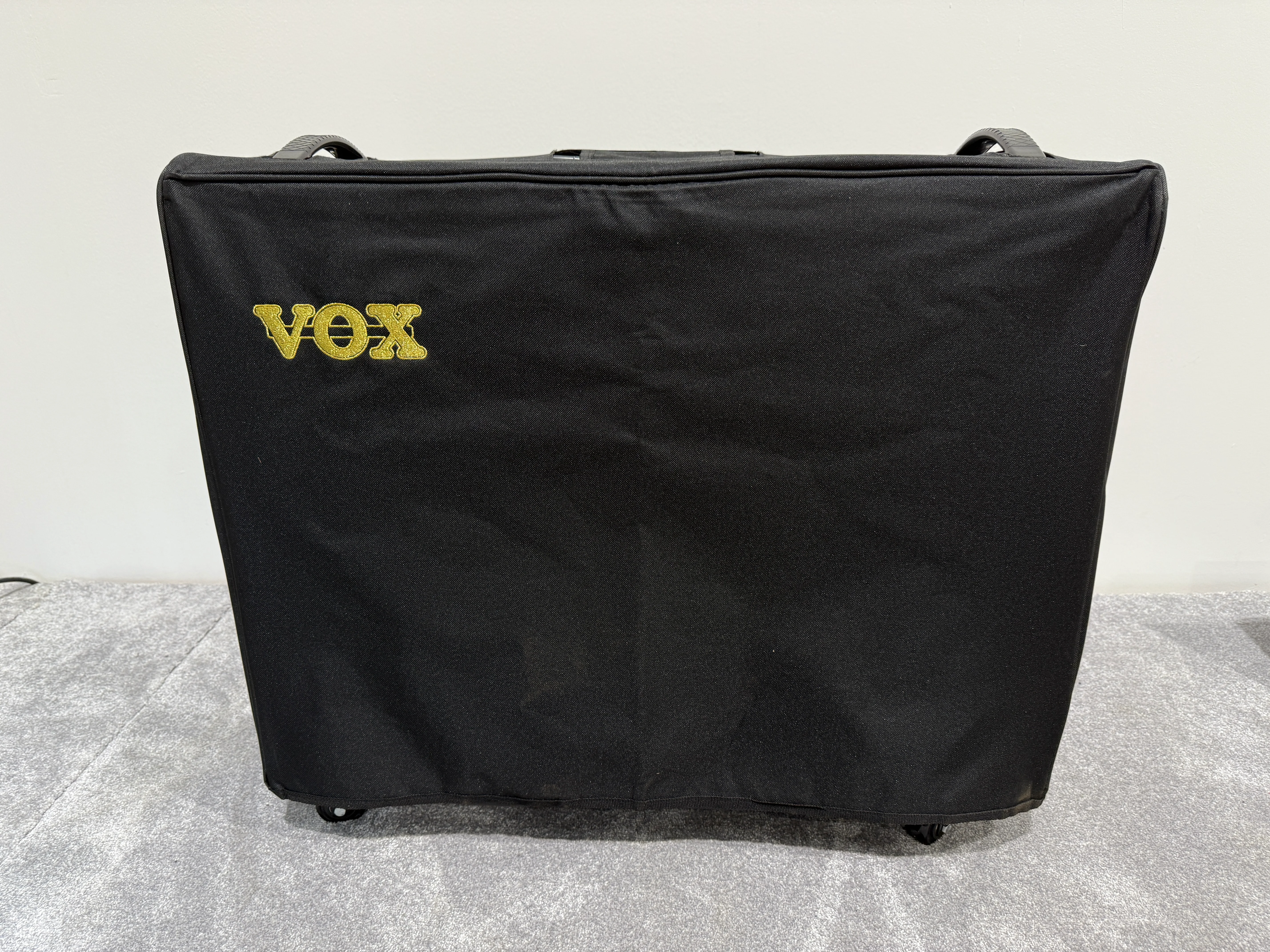 Vox AD120VT Guitar Amplifier with Vox VC4 Foot Controller and Amp Covers - Image 7