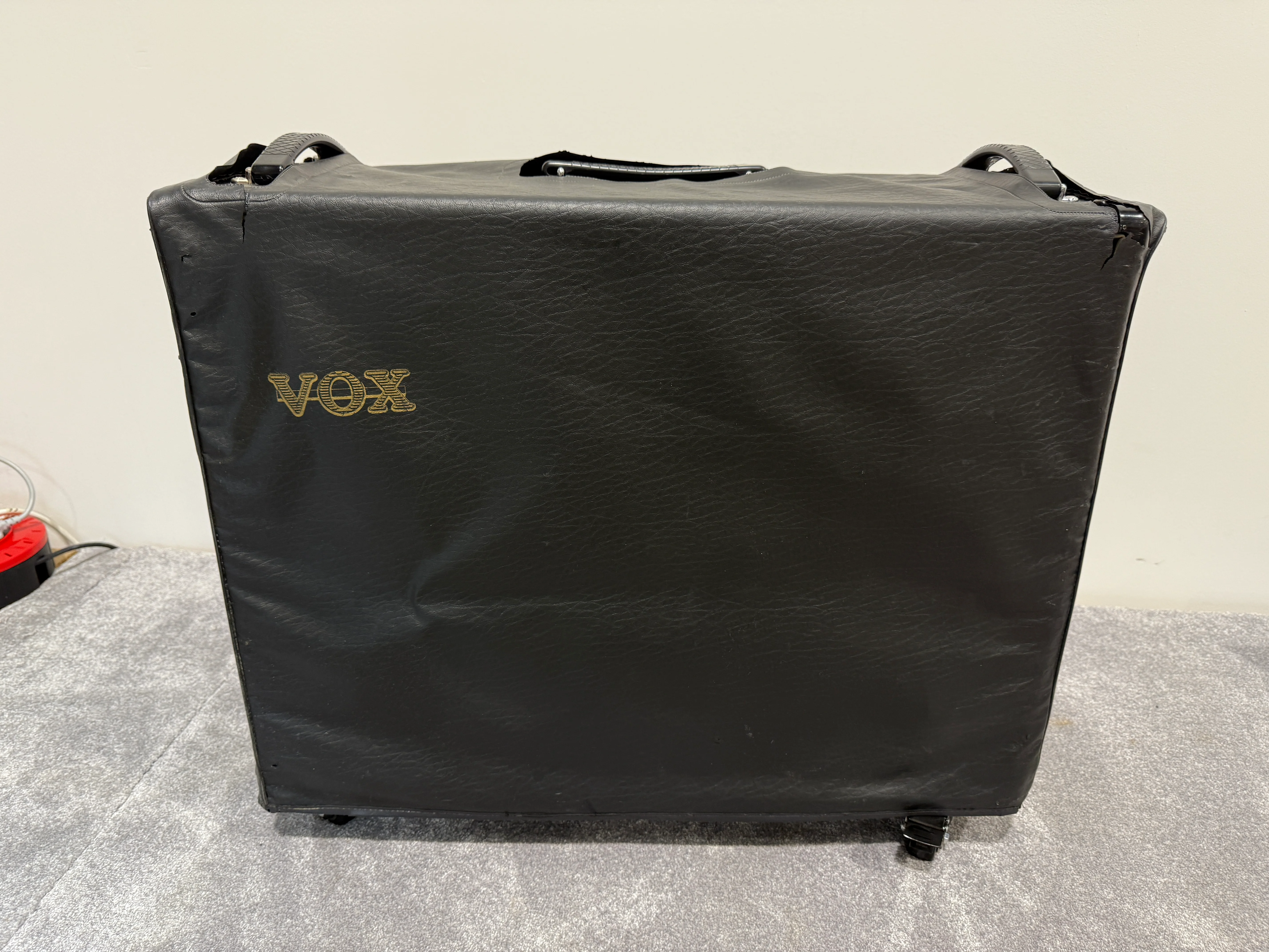 Vox AD120VT Guitar Amplifier with Vox VC4 Foot Controller and Amp Covers - Image 9