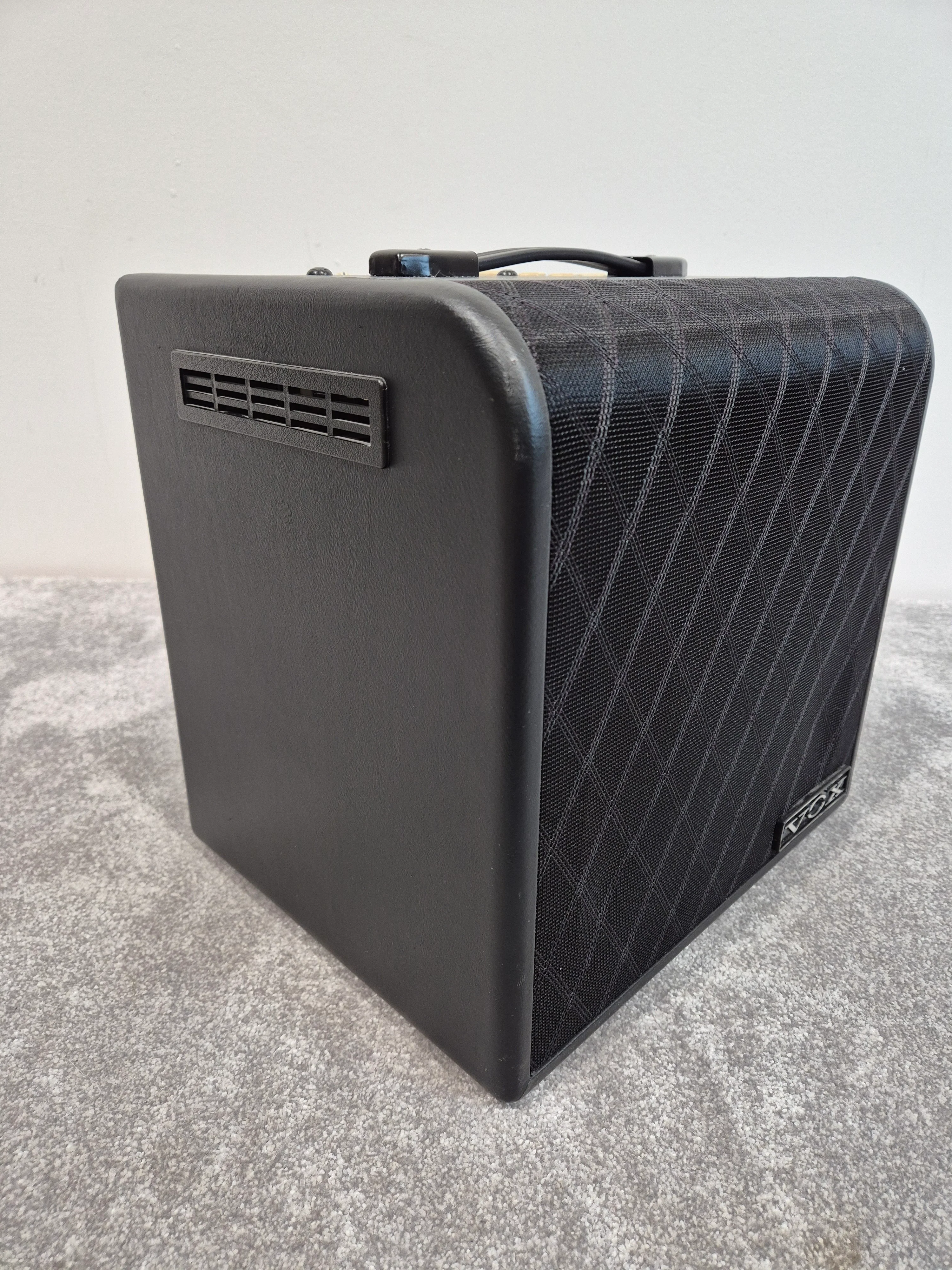 VOX AGA70 - 70-watt 2-Channel Acoustic Amplifier w/ Original Box - Image 2