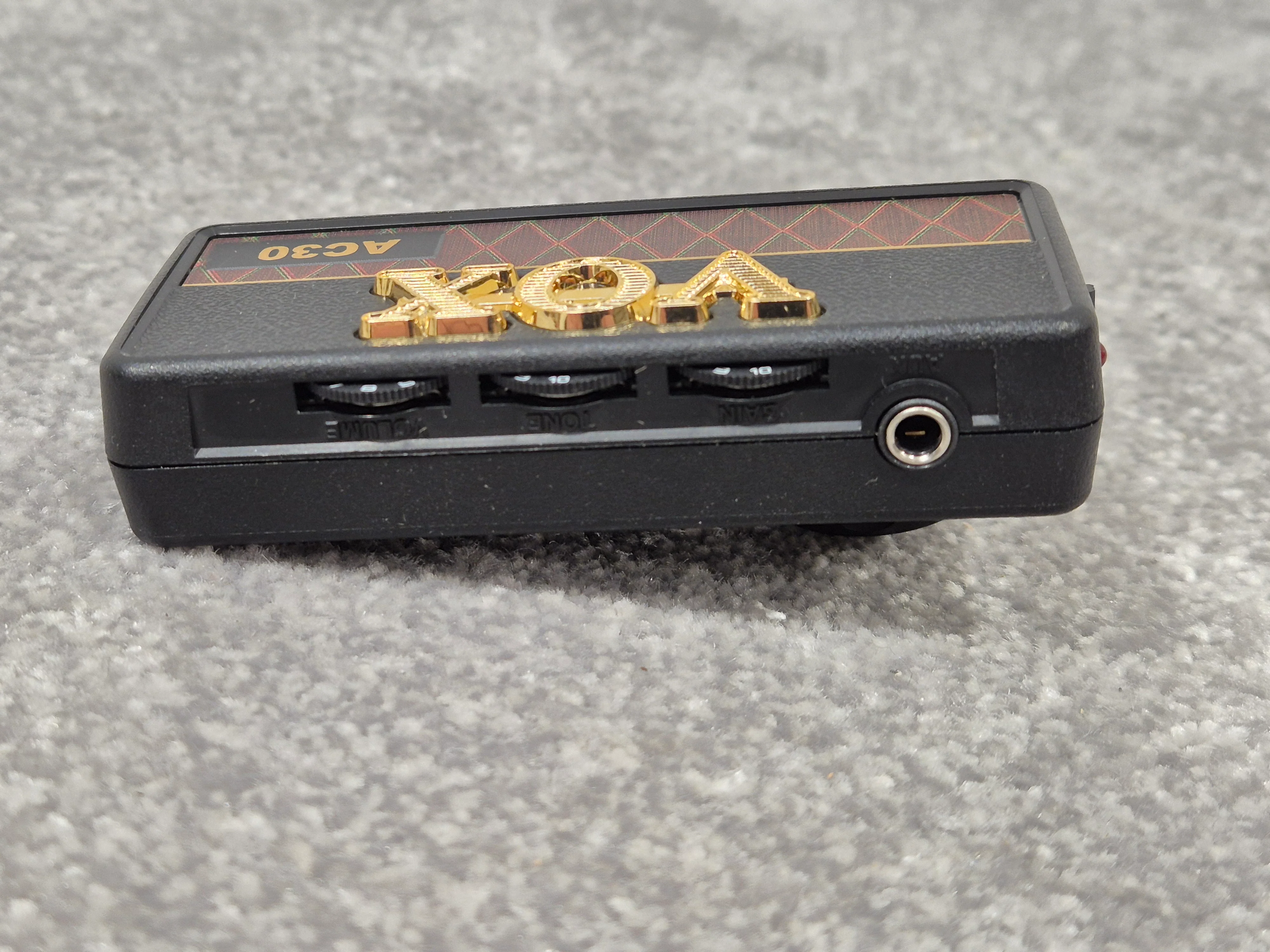 Vox amPlug2 AC30 - Compact Guitar Headphone Amplifier - Image 3
