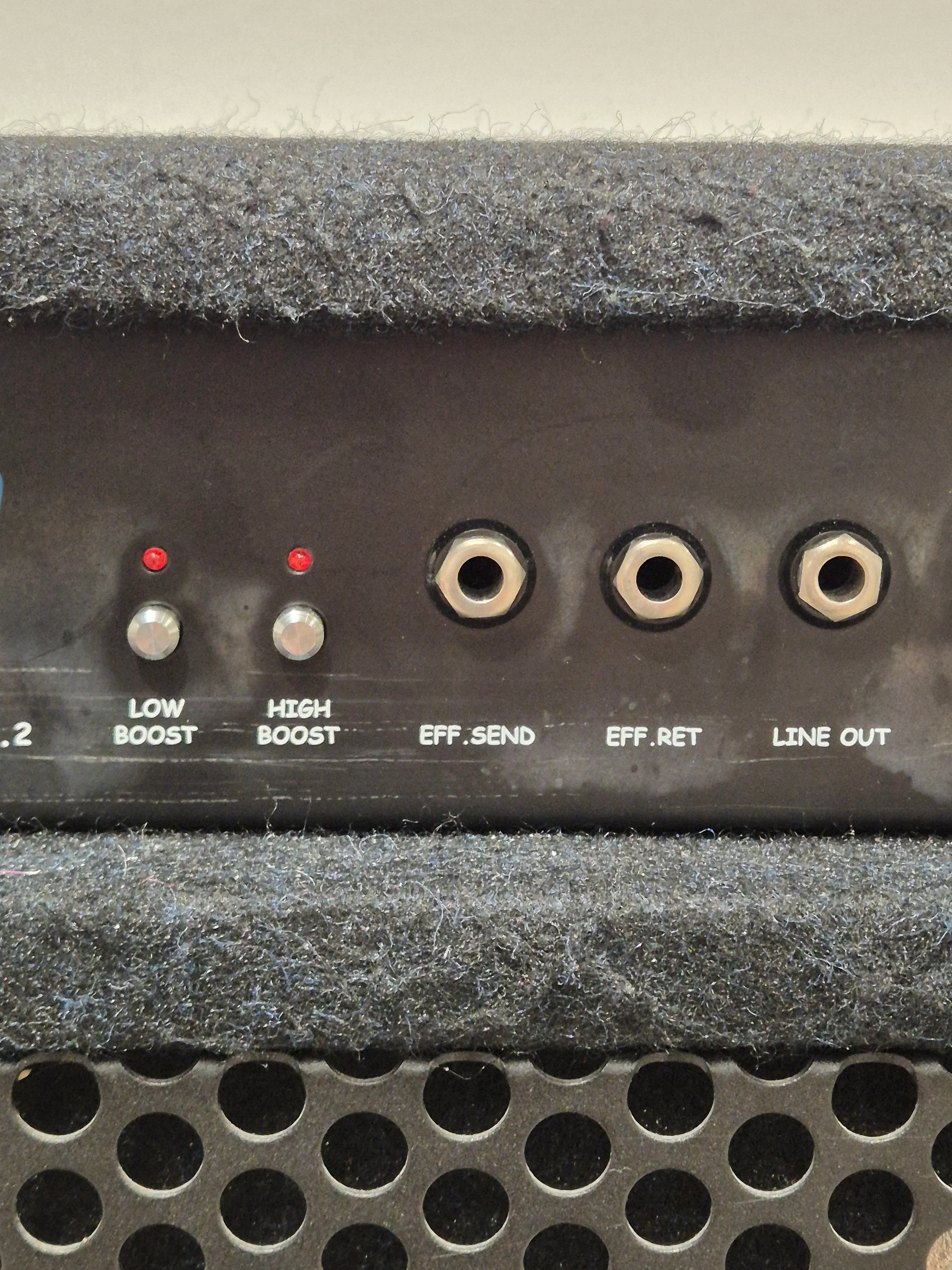 Warwick Sweet 15.2 - 150W Bass Combo Amplifier (Spares or Repairs) - Image 3