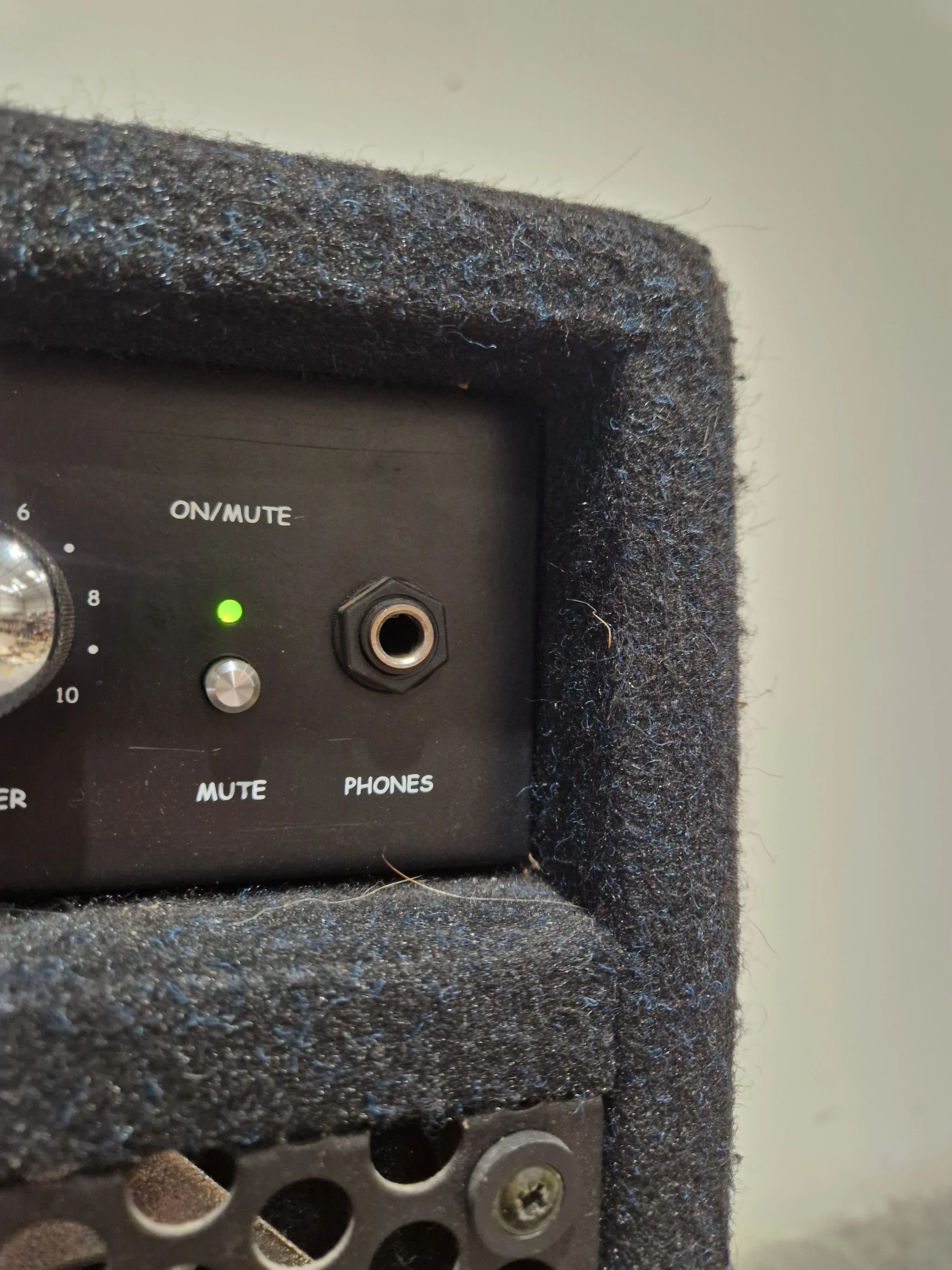 Warwick Sweet 15 Amplifier - 150W Combo - Excellent w/ Power Cable - Image 2