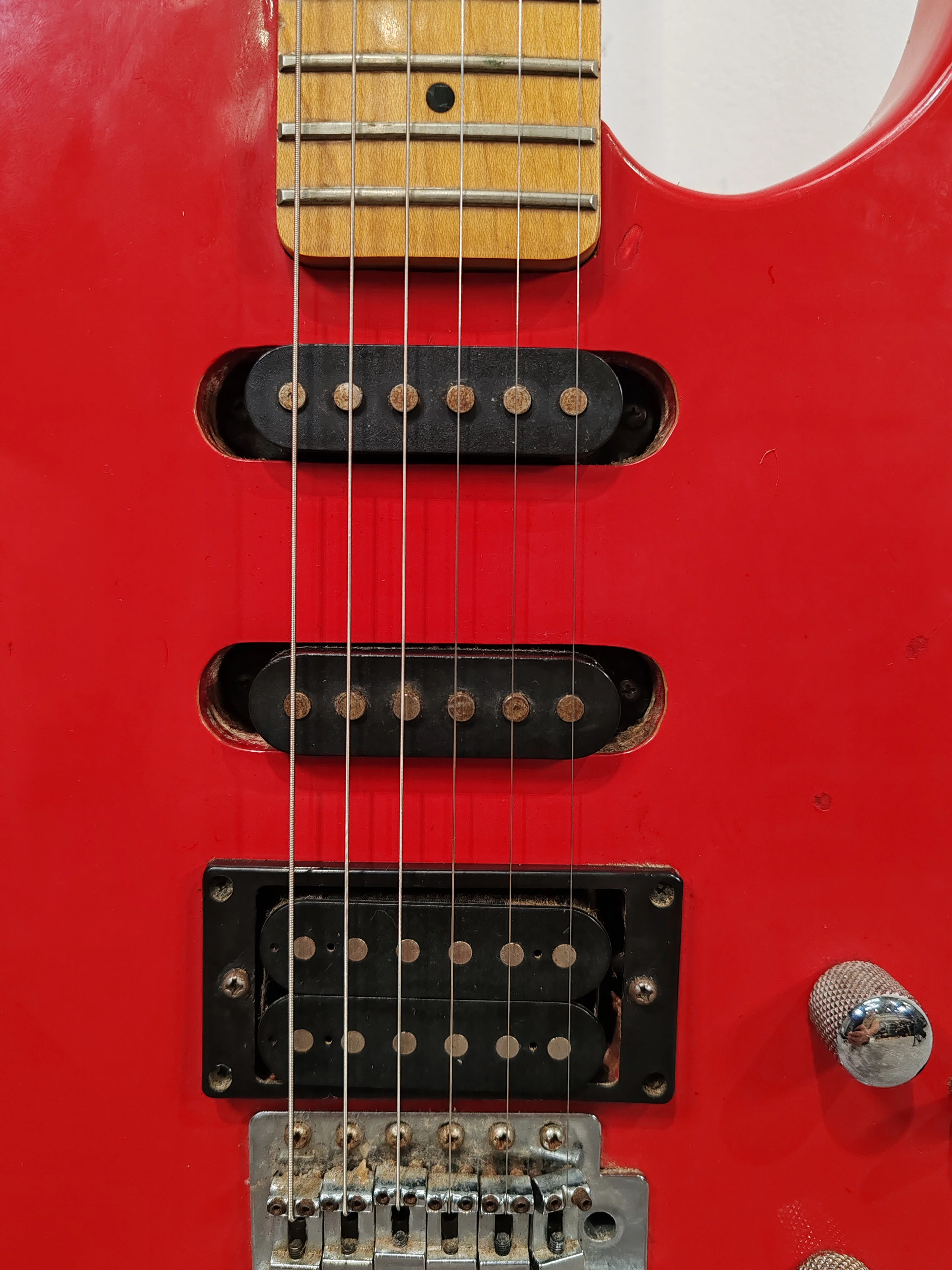Washburn Junior G-JR-V Electric Guitar - Red Solid Body, Rosewood Fretboard - Good w/ Soft Case - Image 3