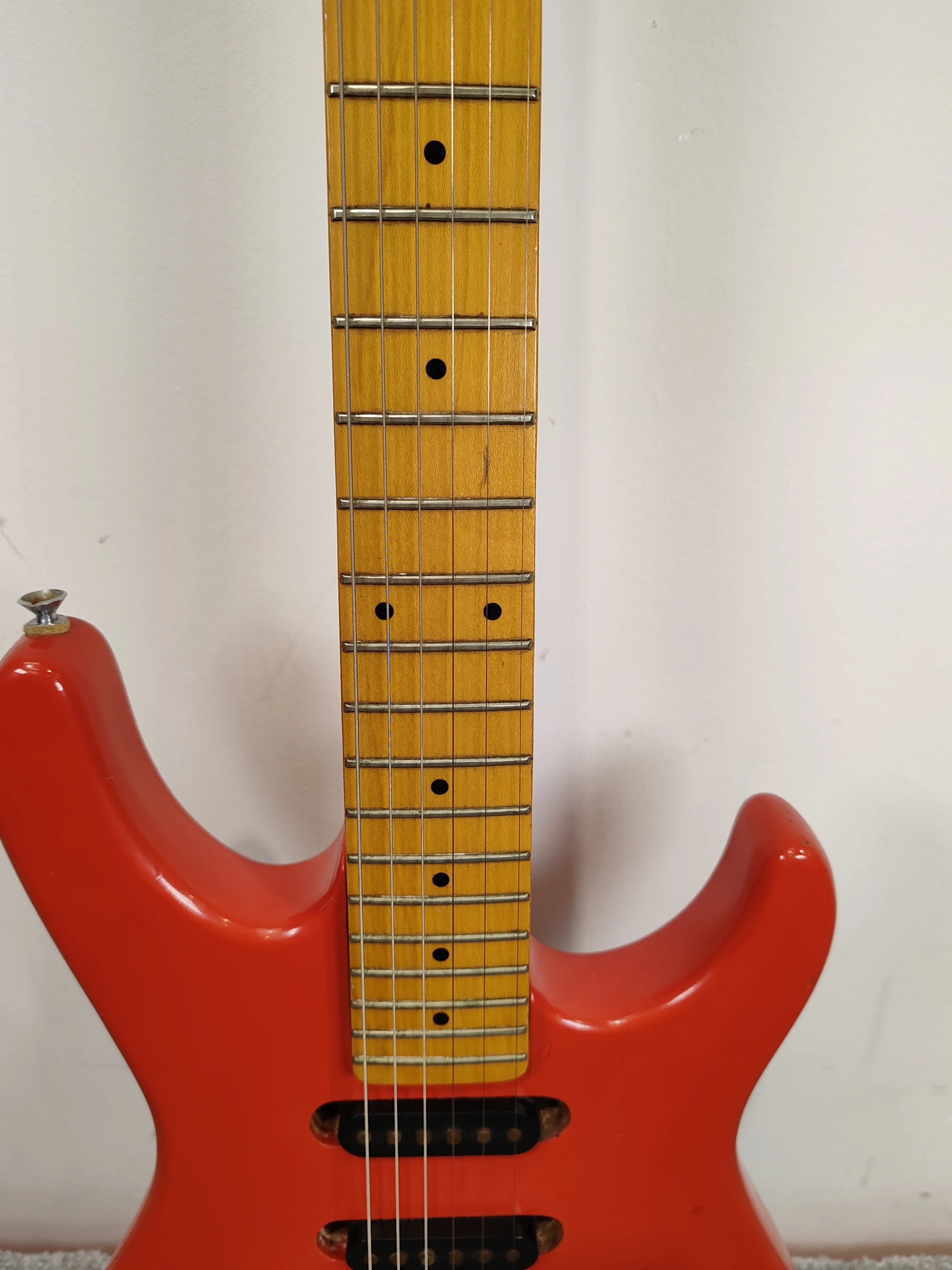Washburn Junior G-JR-V Electric Guitar - Red Solid Body, Rosewood Fretboard - Good w/ Soft Case - Image 6