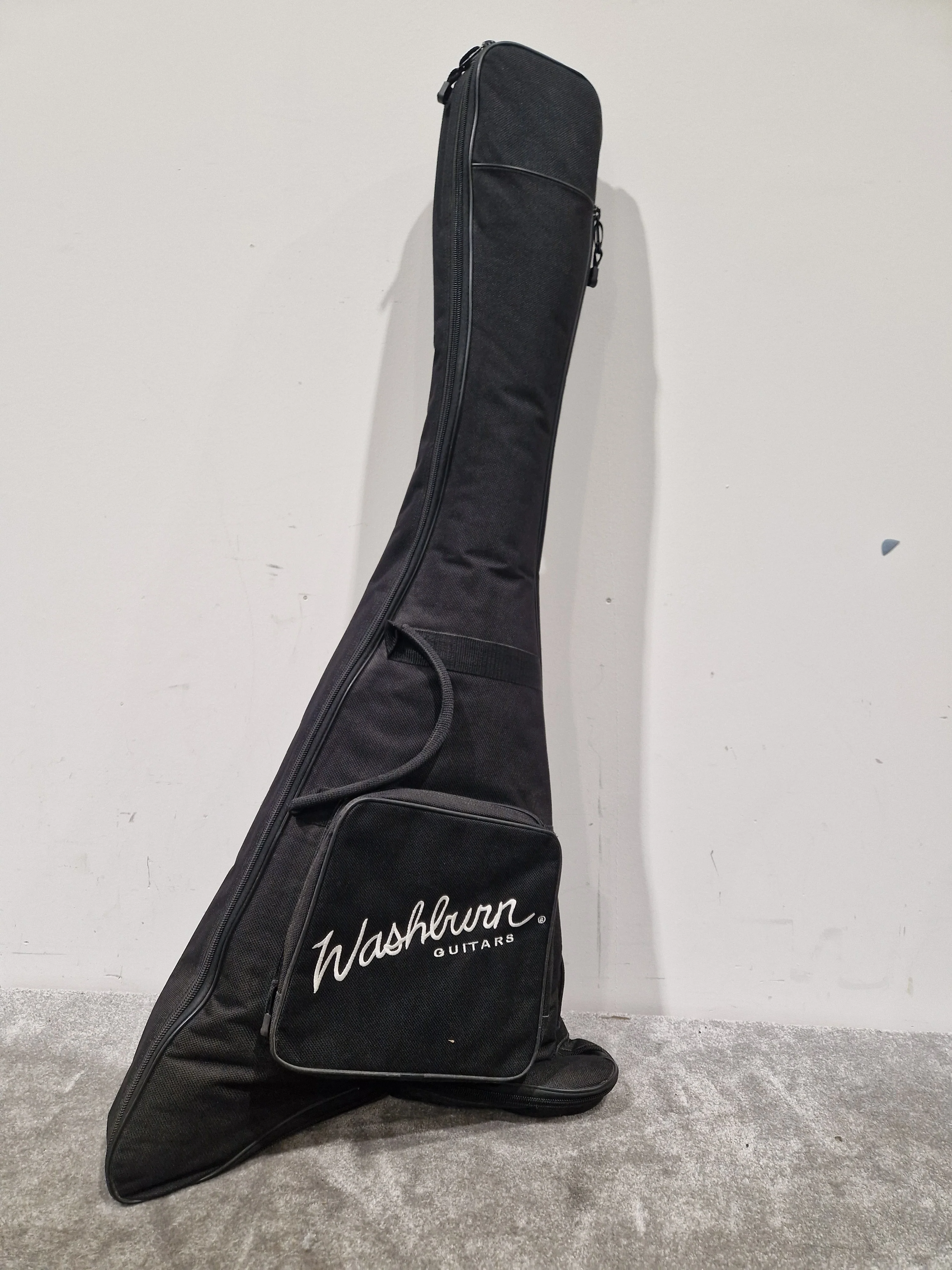 Washburn WV40 Vindicator Electric Guitar - Sleek Design - Excellent w/ Soft Case & Floyd rose Tremolo system - Image 20