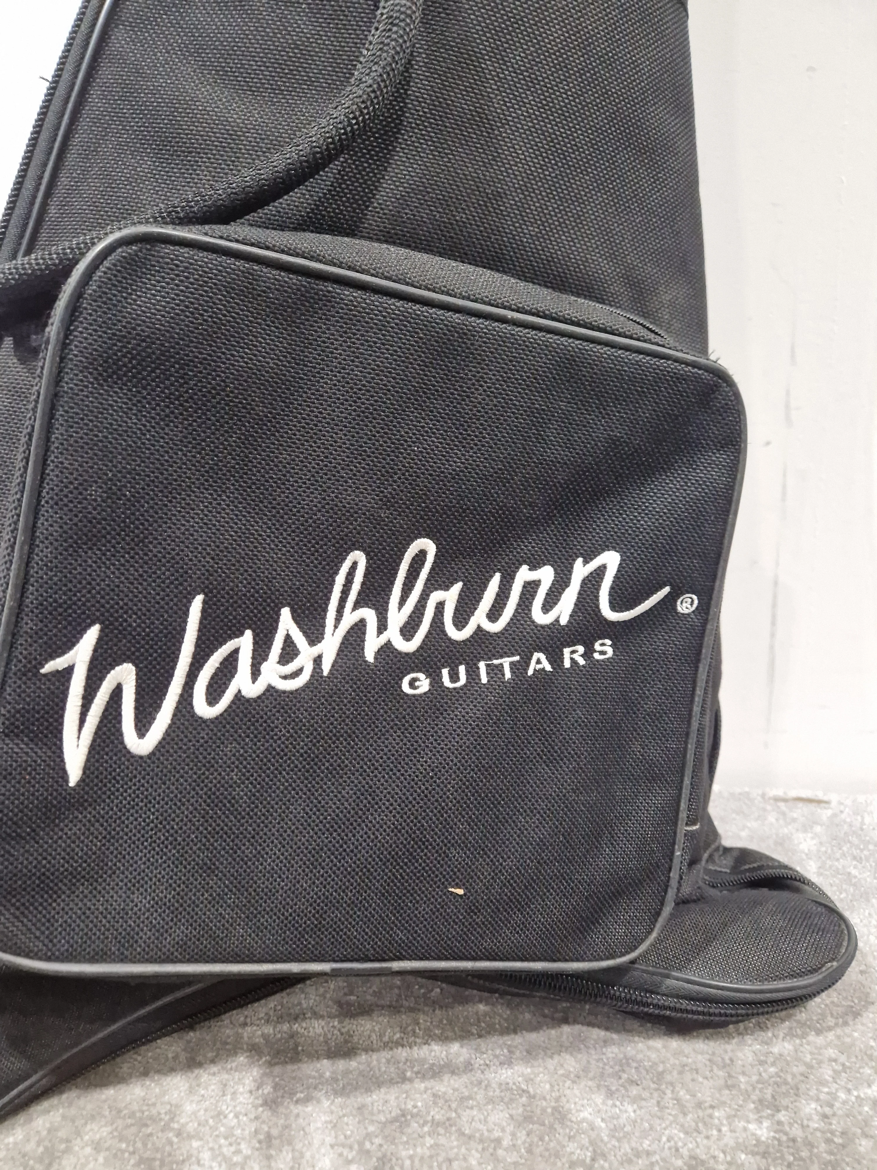 Washburn WV40 Vindicator Electric Guitar - Sleek Design - Excellent w/ Soft Case & Floyd rose Tremolo system - Image 21