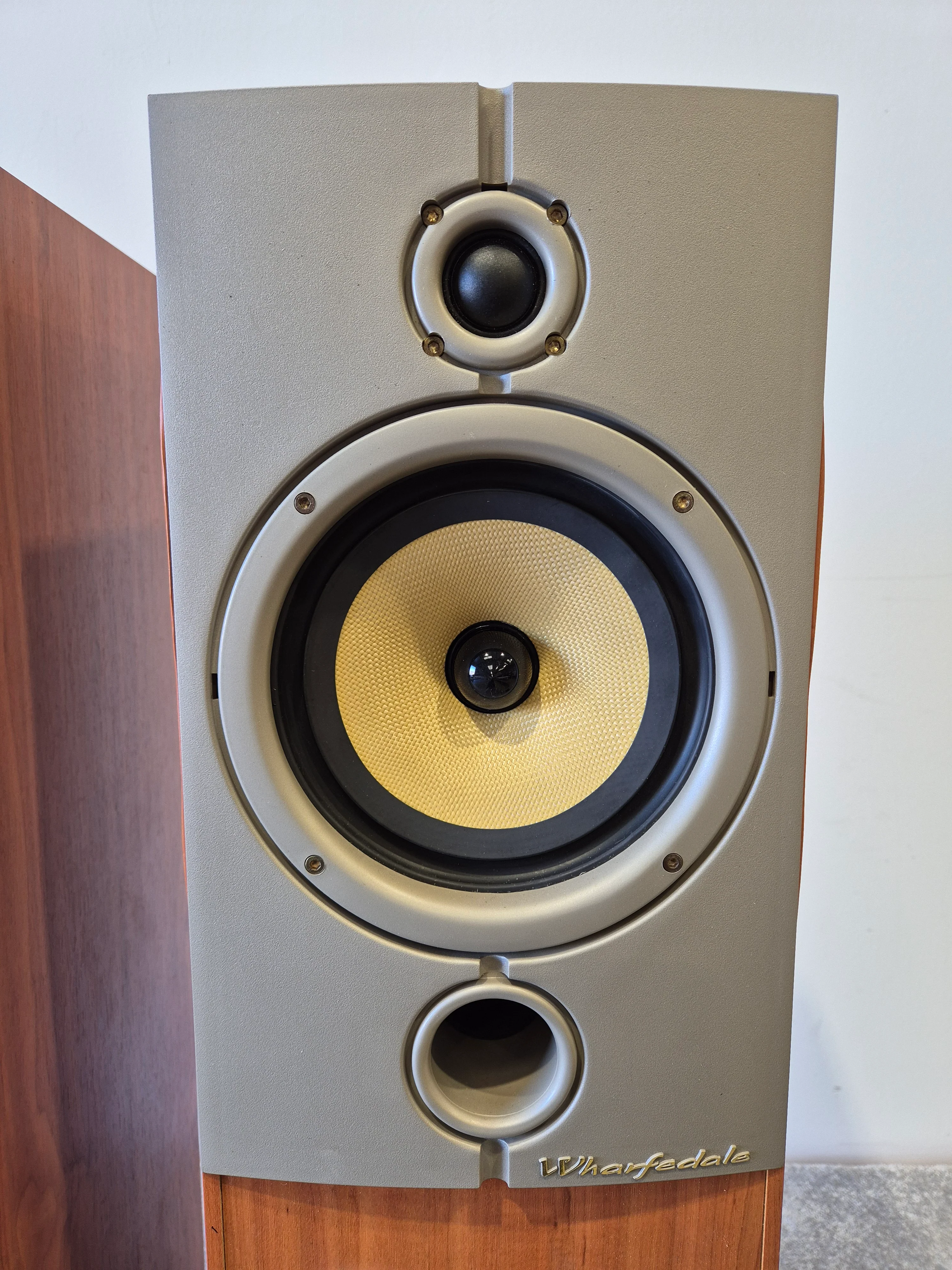 Wharfedale Diamond 8.3 - Floor-Standing Speakers (Pair) - Image 3