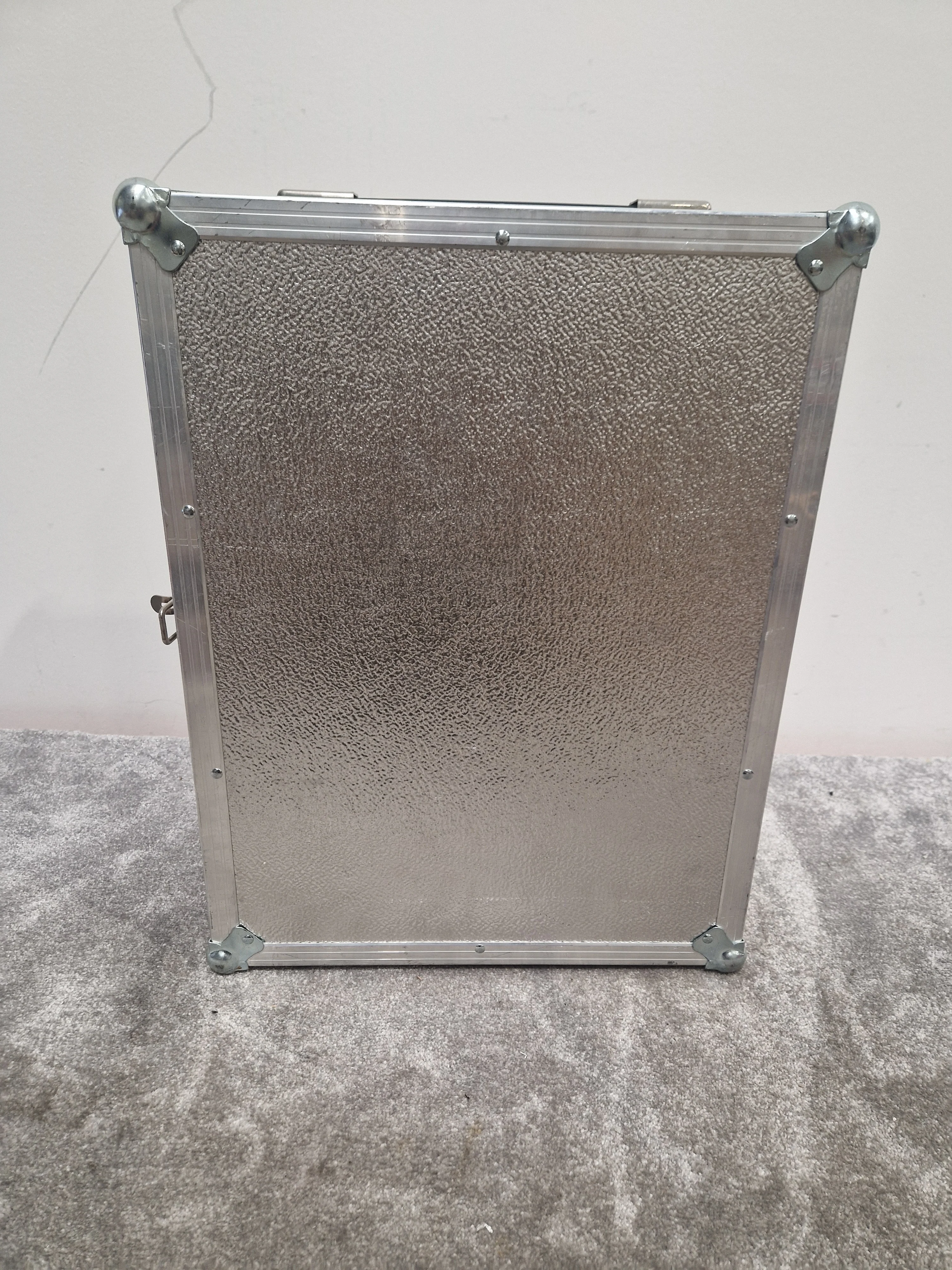 Wilkes Flight  case - 48cm x 38cm x 12cm Durable, Portable - Very Good - Image 6