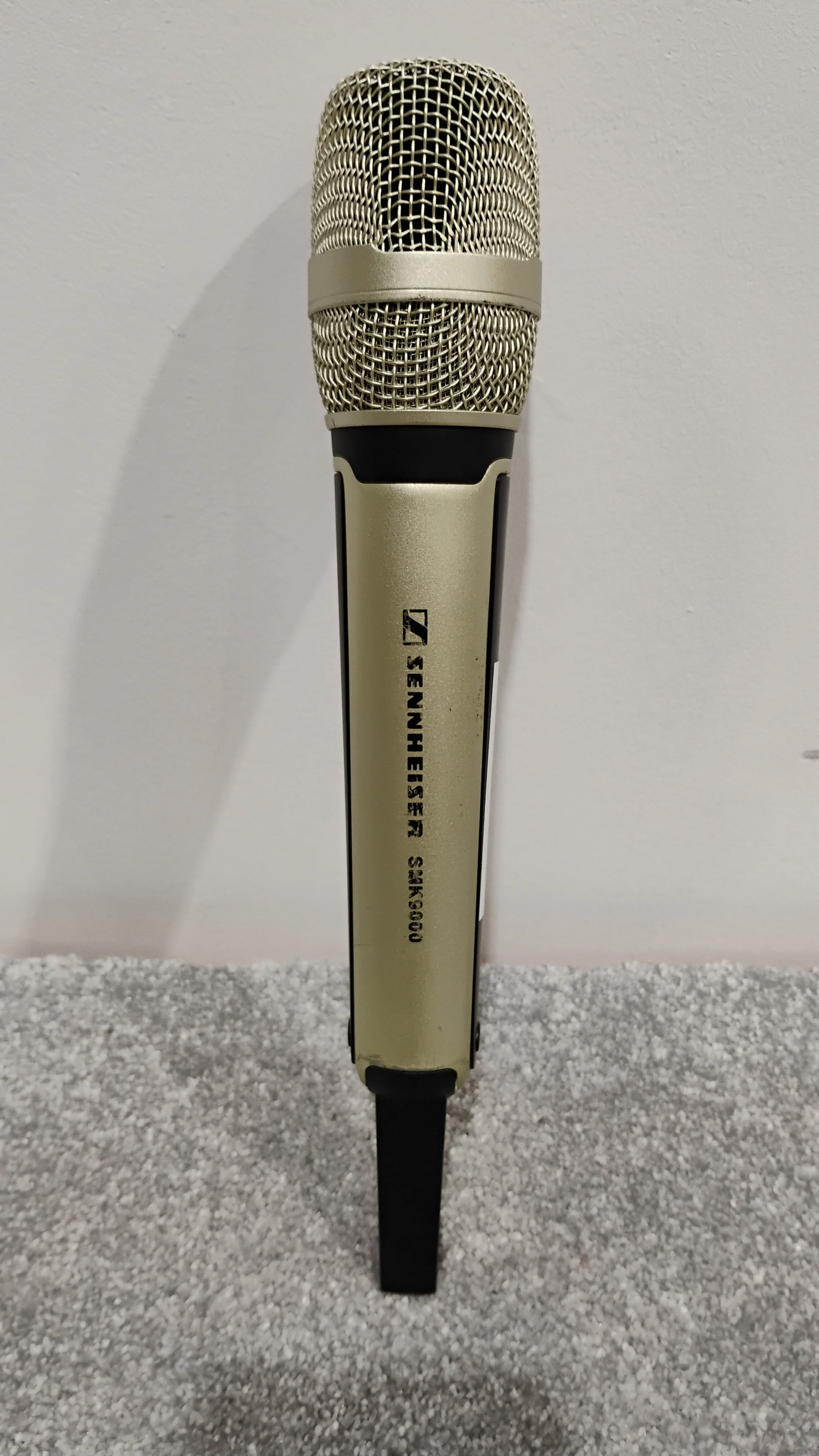 Wireless Battery Powered Microphone - Image 3