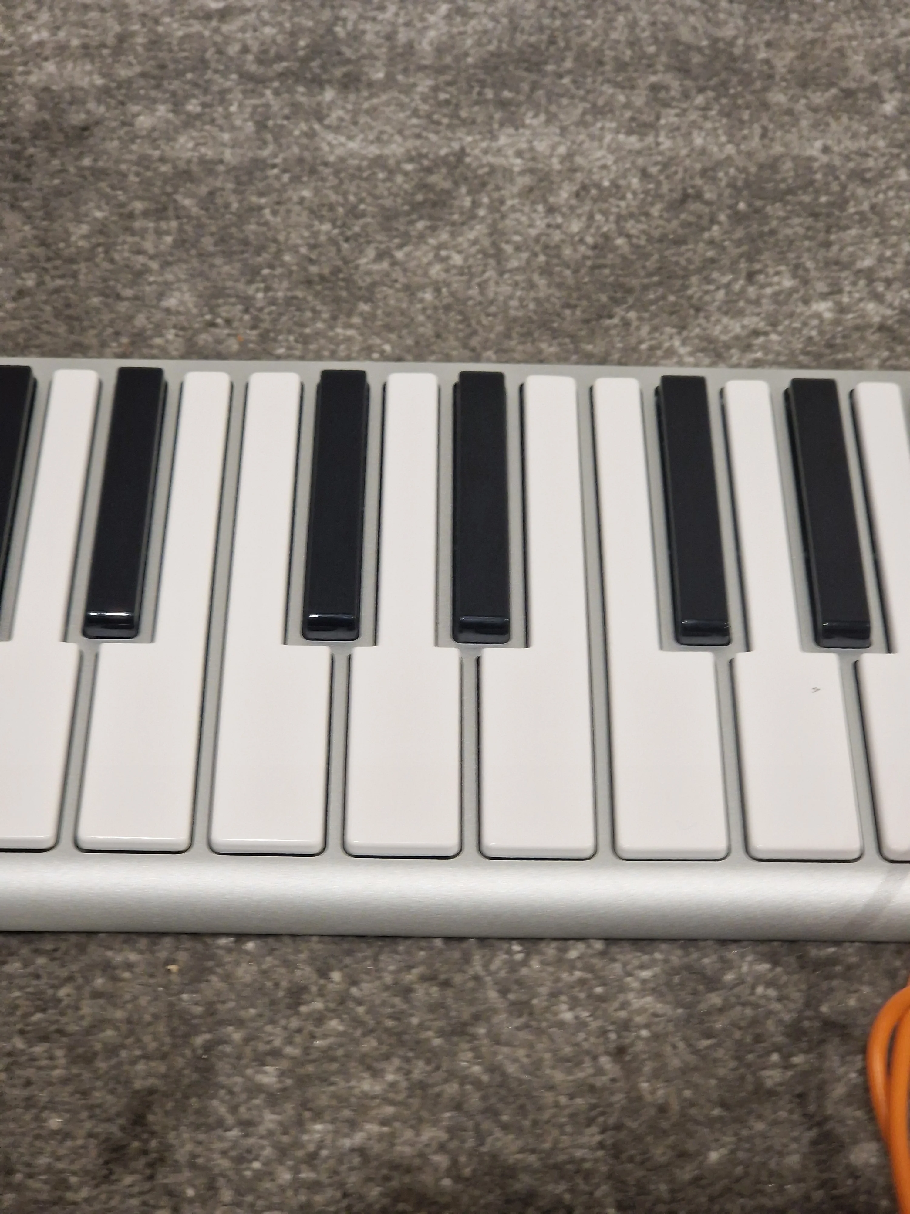 XKey KX01U00 - Portable 25 Key MIDI Keyboard - Excellent w/ Power Supply & Soft Case - Image 13