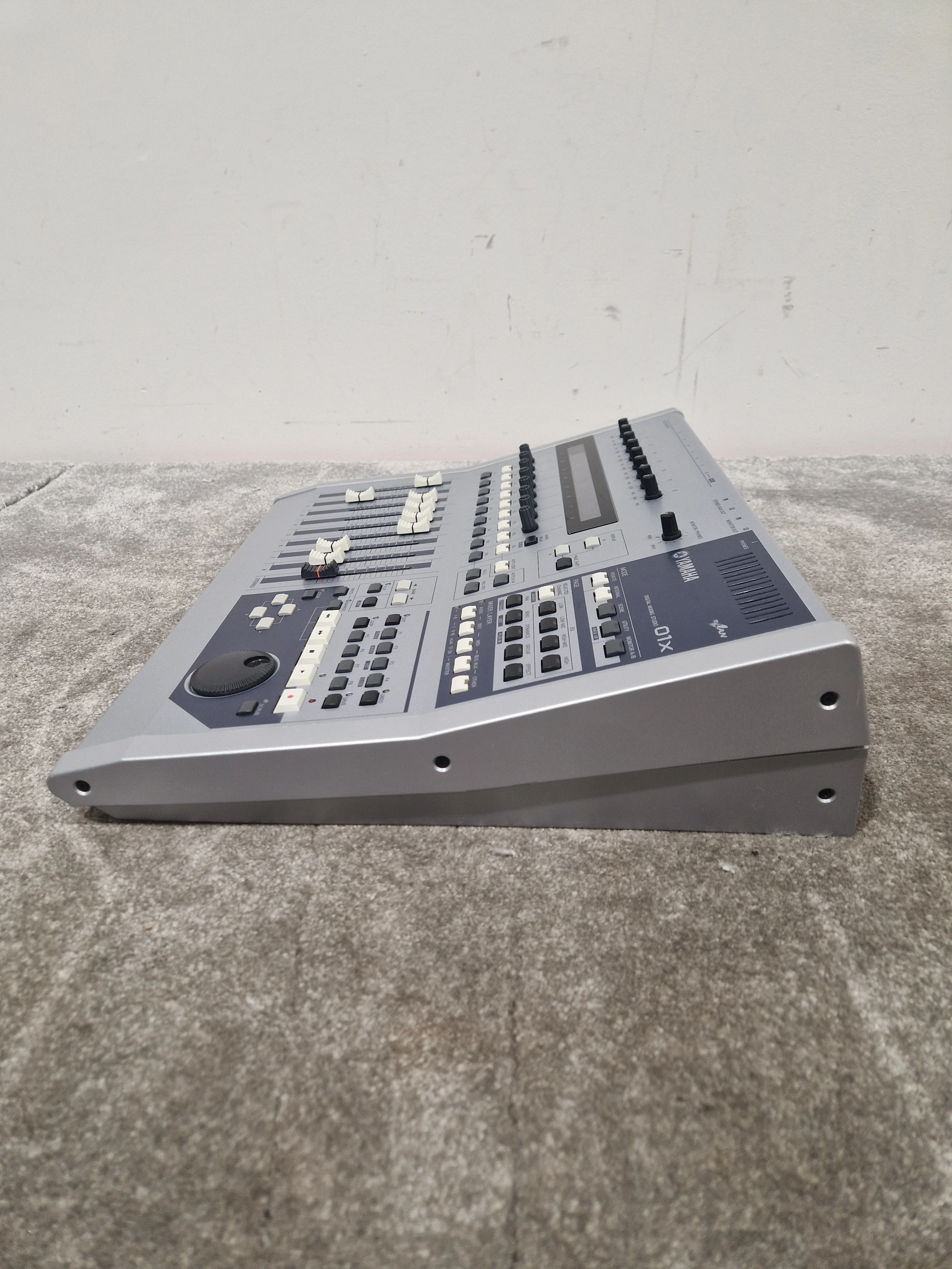 Yamaha 01X - Digital Mixing Studio - Excellent w/ Power Supply - Image 5