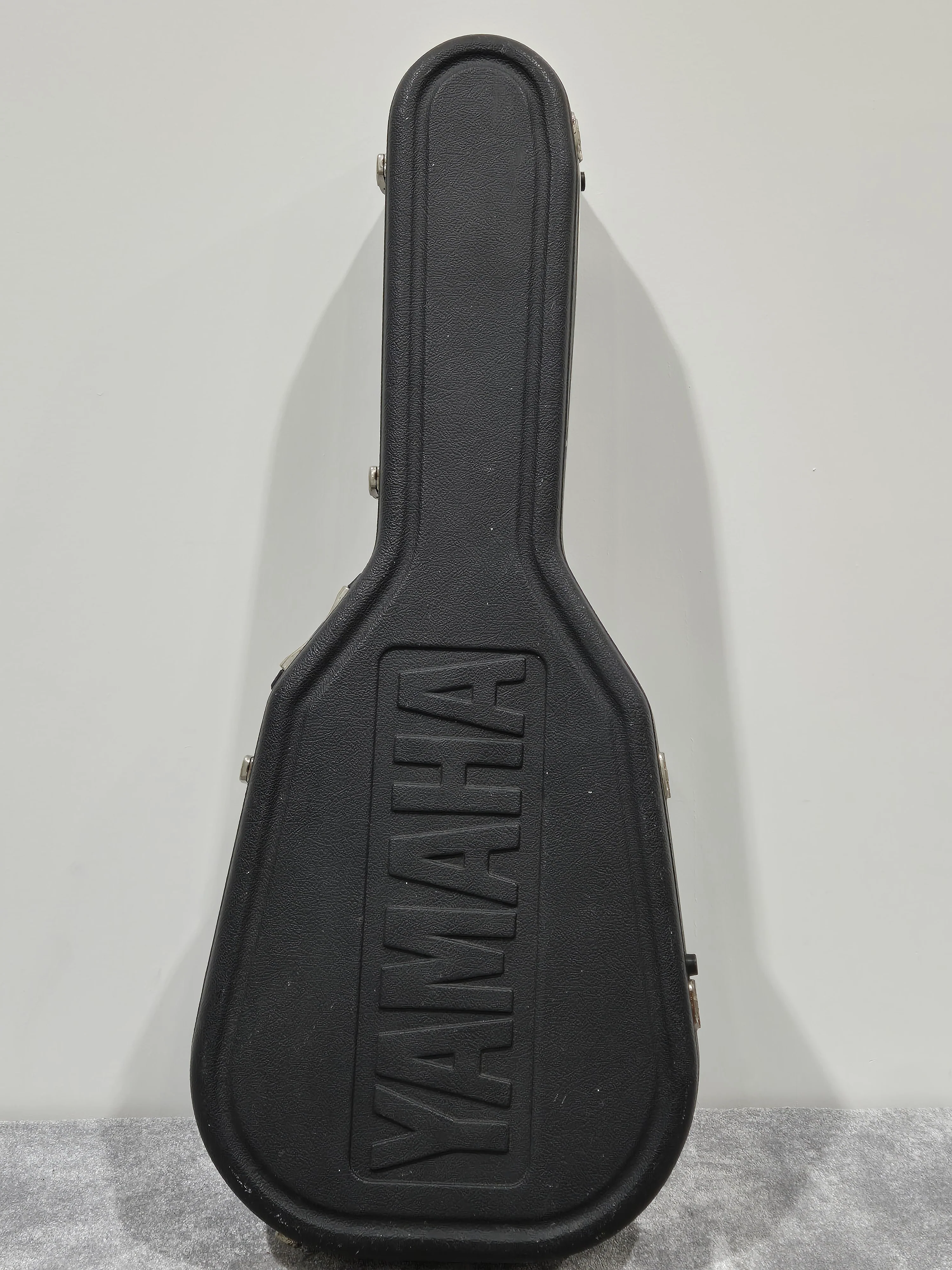 Yamaha AEX 500 - Semi Acoustic Hybrid Guitar Includes Yamaha Hard Case - Image 16