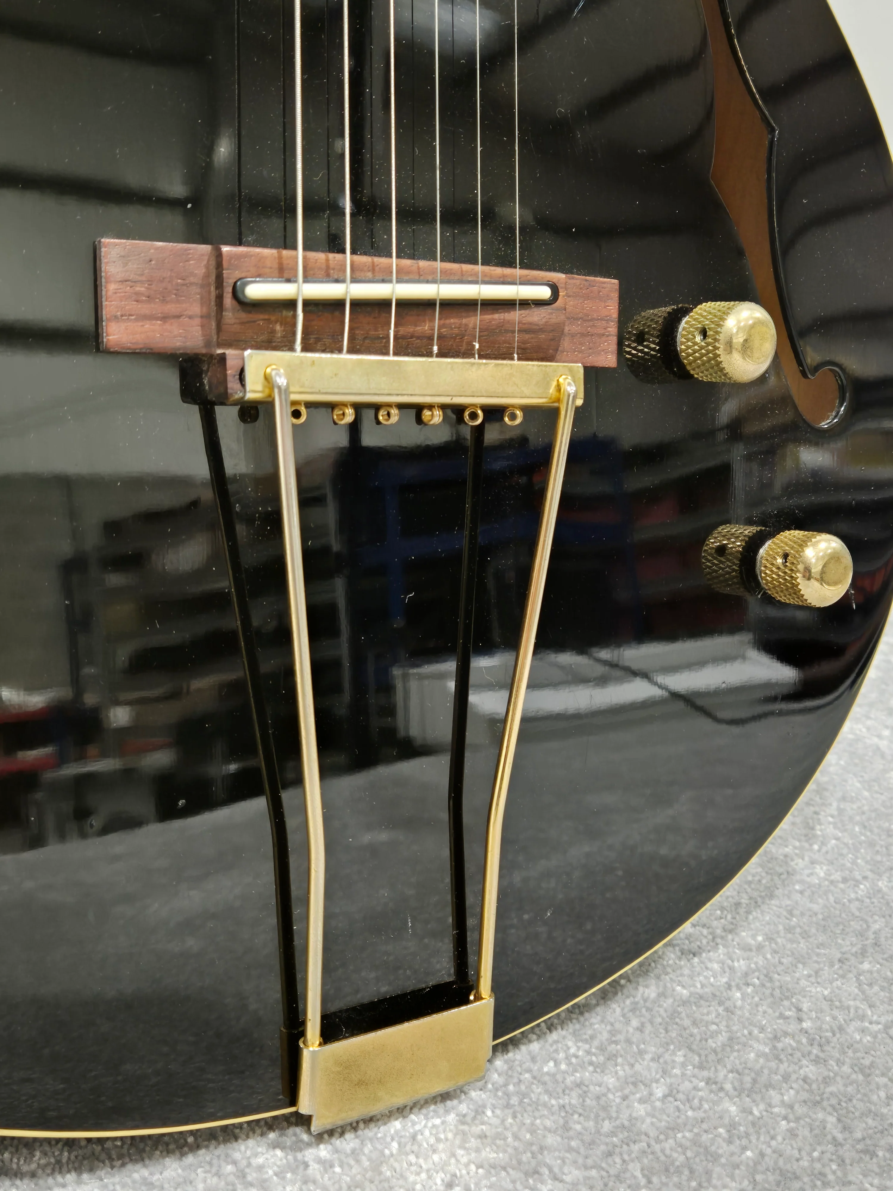 Yamaha AEX 500 - Semi Acoustic Hybrid Guitar Includes Yamaha Hard Case - Image 3