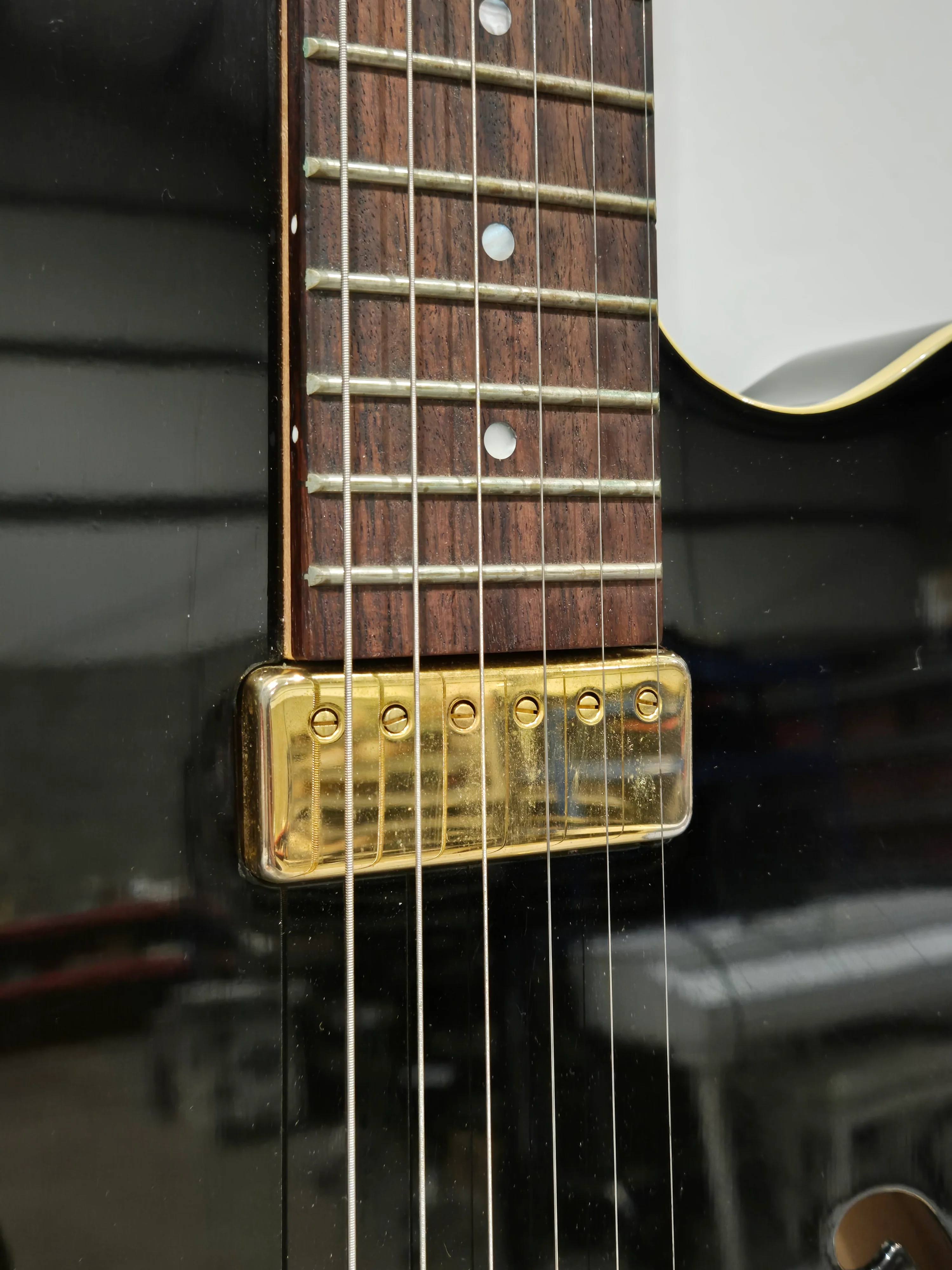 Yamaha AEX 500 - Semi Acoustic Hybrid Guitar Includes Yamaha Hard Case - Image 4
