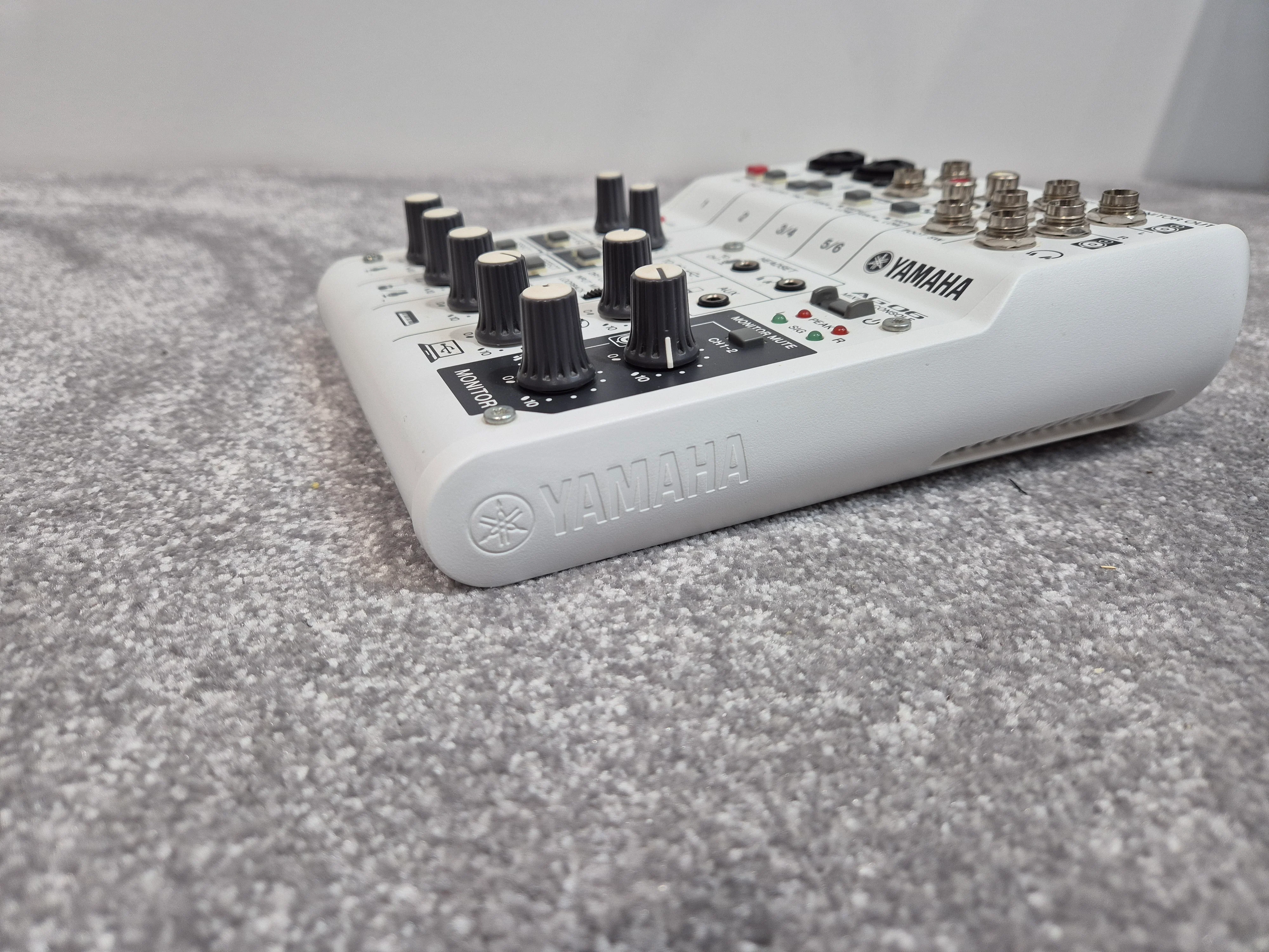 Yamaha AG06 Interface - Versatile and High-Quality Interface - Image 2