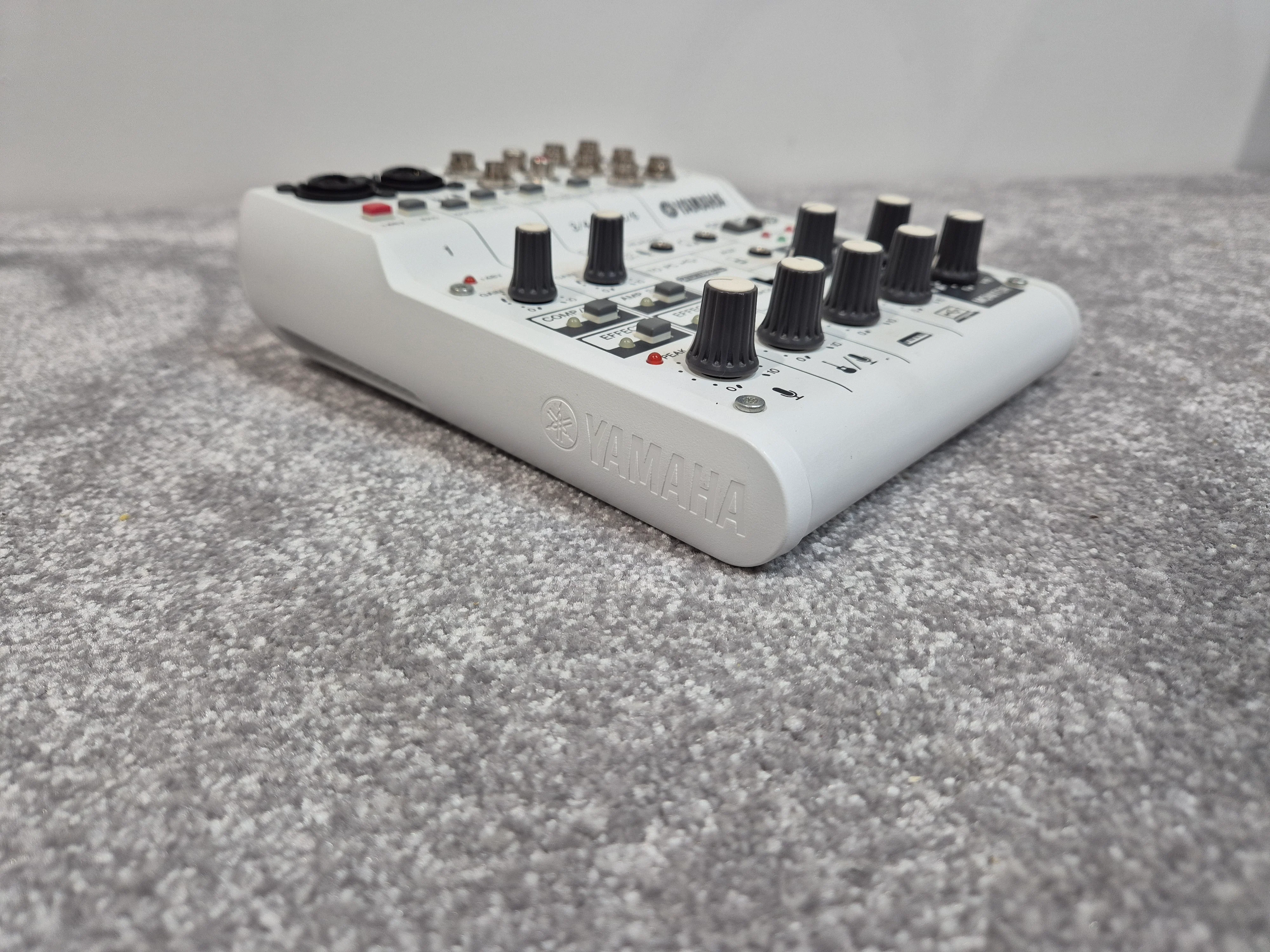 Yamaha AG06 Interface - Versatile and High-Quality Interface - Image 5