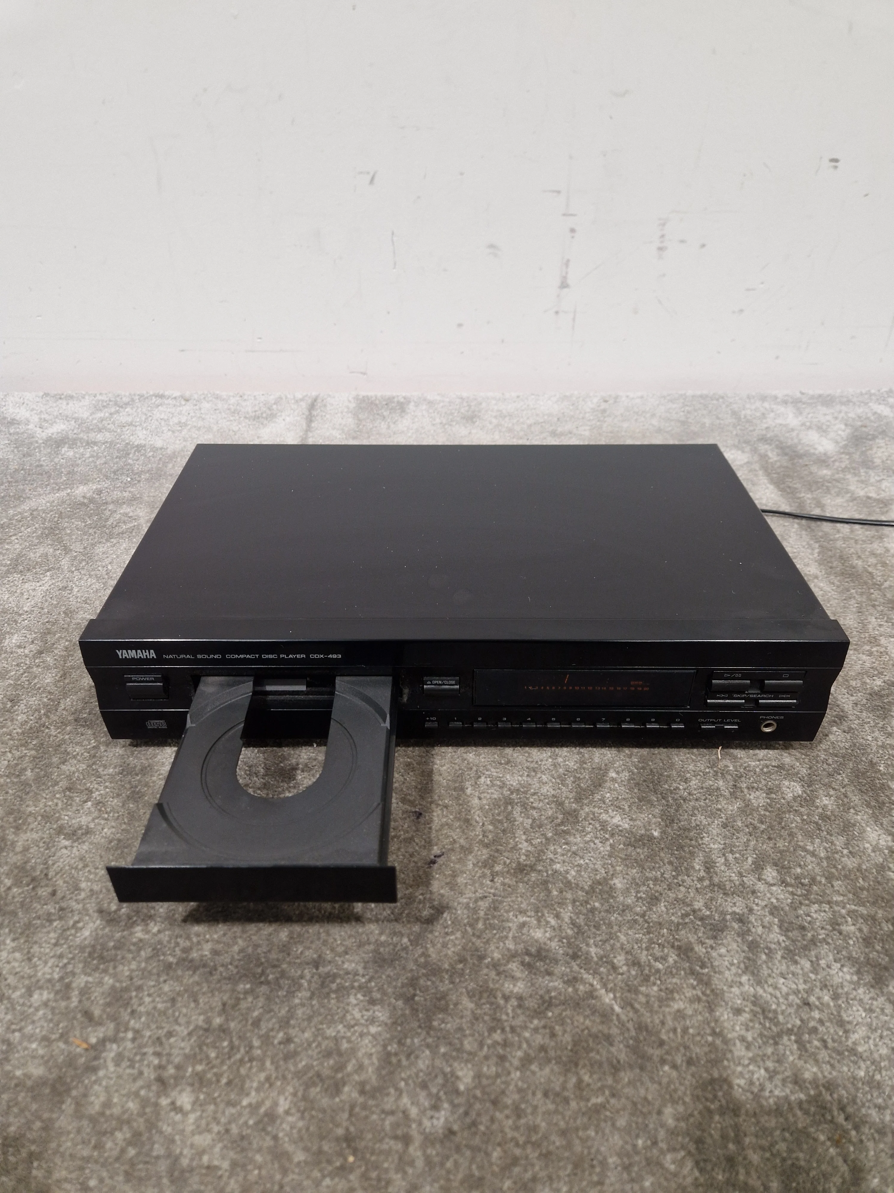 Yamaha CDX-493 - CD Player - Black - Good - Image 7