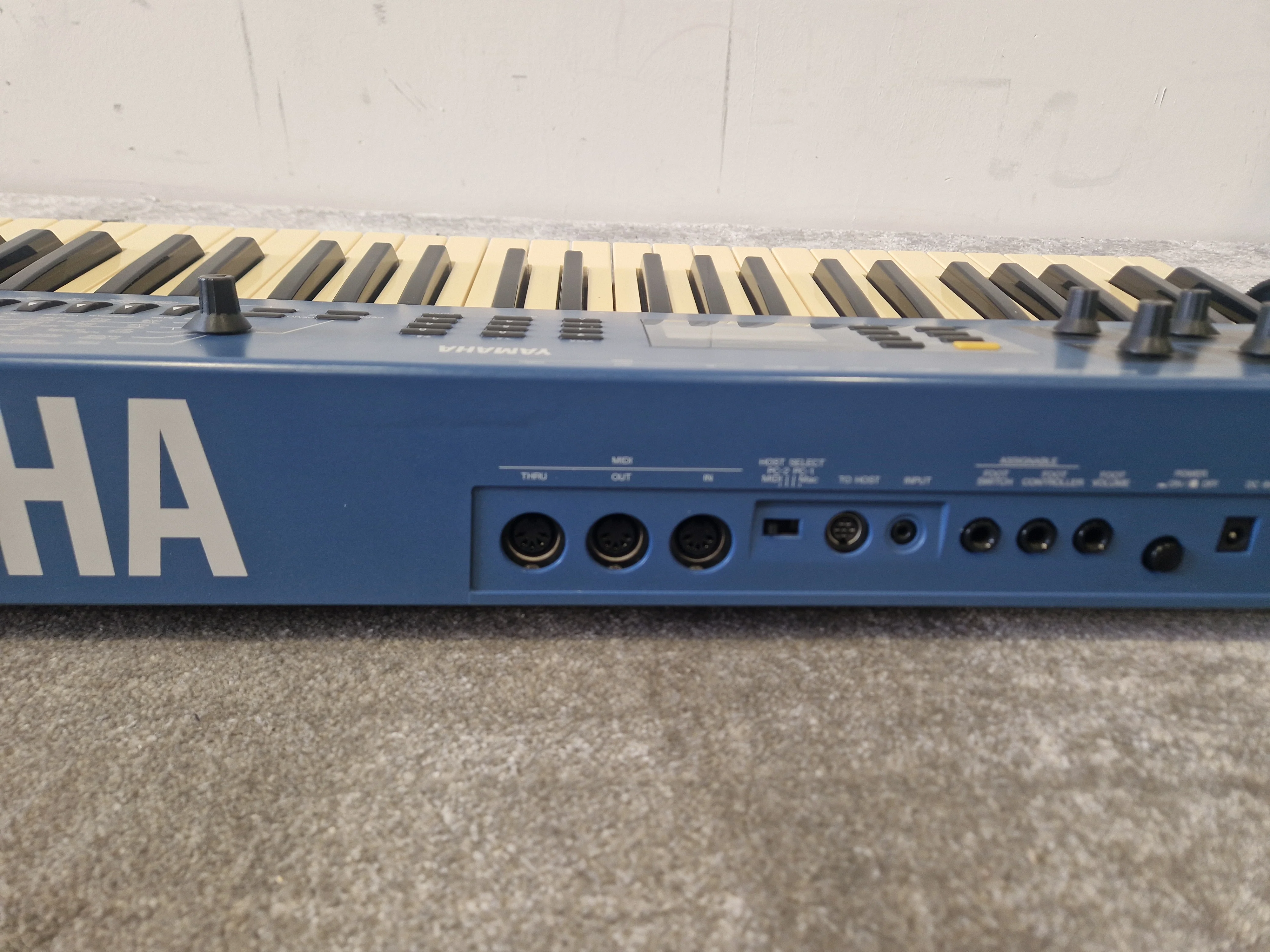 Yamaha CS1X 61-Key Synthesizer - 90s Era w/ Arpeggiator – Very Good - Image 2