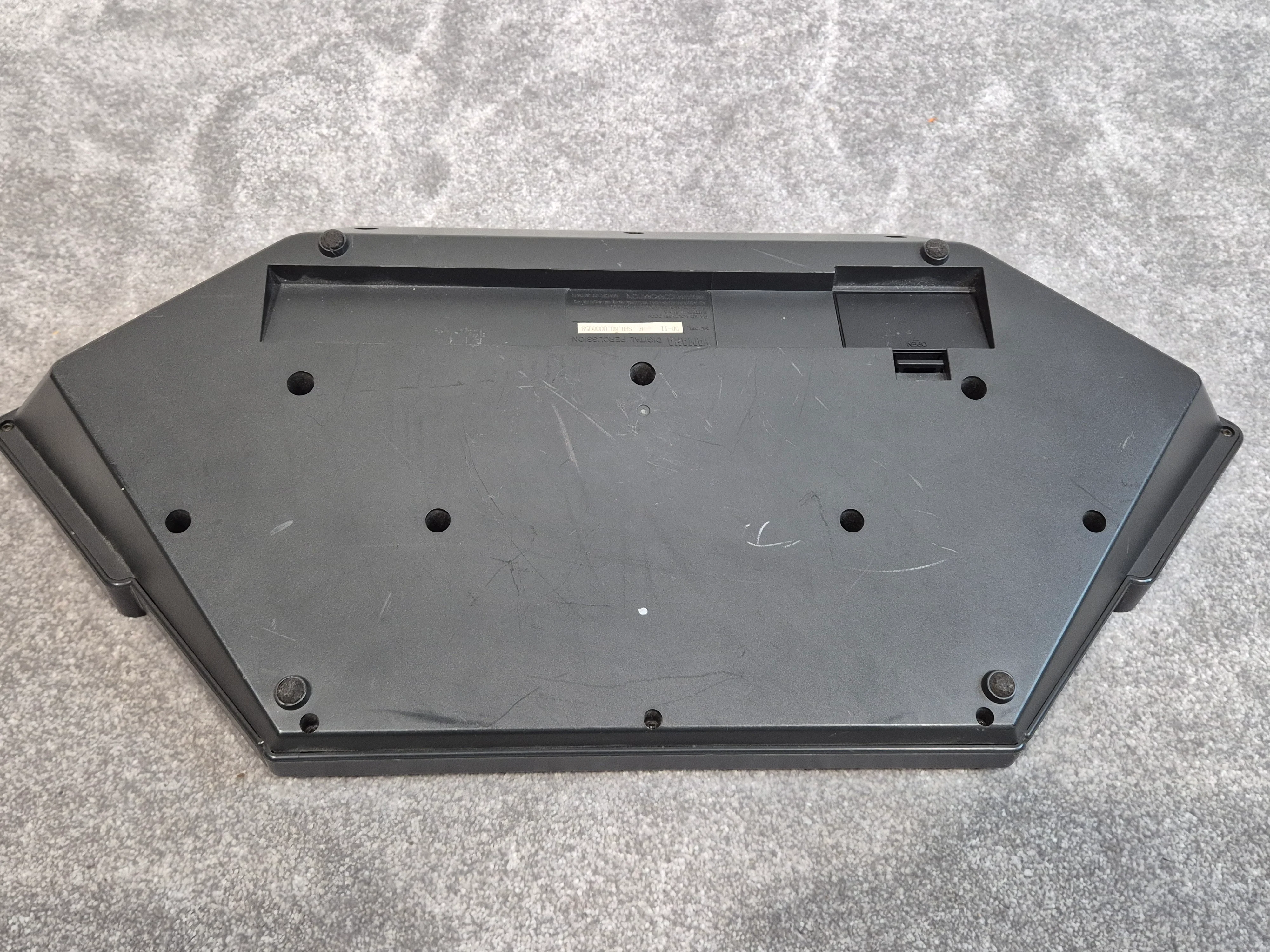 Yamaha DD-11 - Vintage Electronic MIDI Drum Machine - Image 10