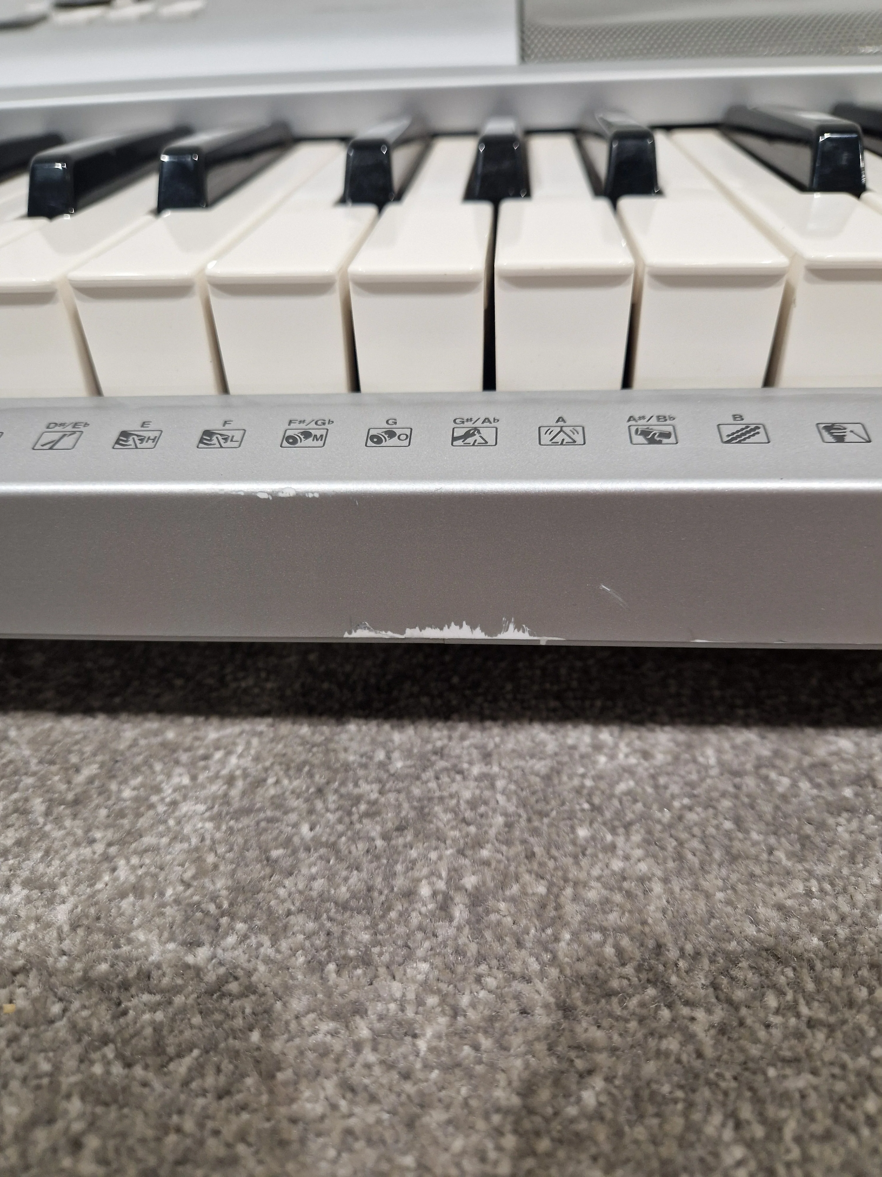 Yamaha DGX-220 Silver Keyboard - 76-Key Portable - Good w/ Power Supply - Image 16