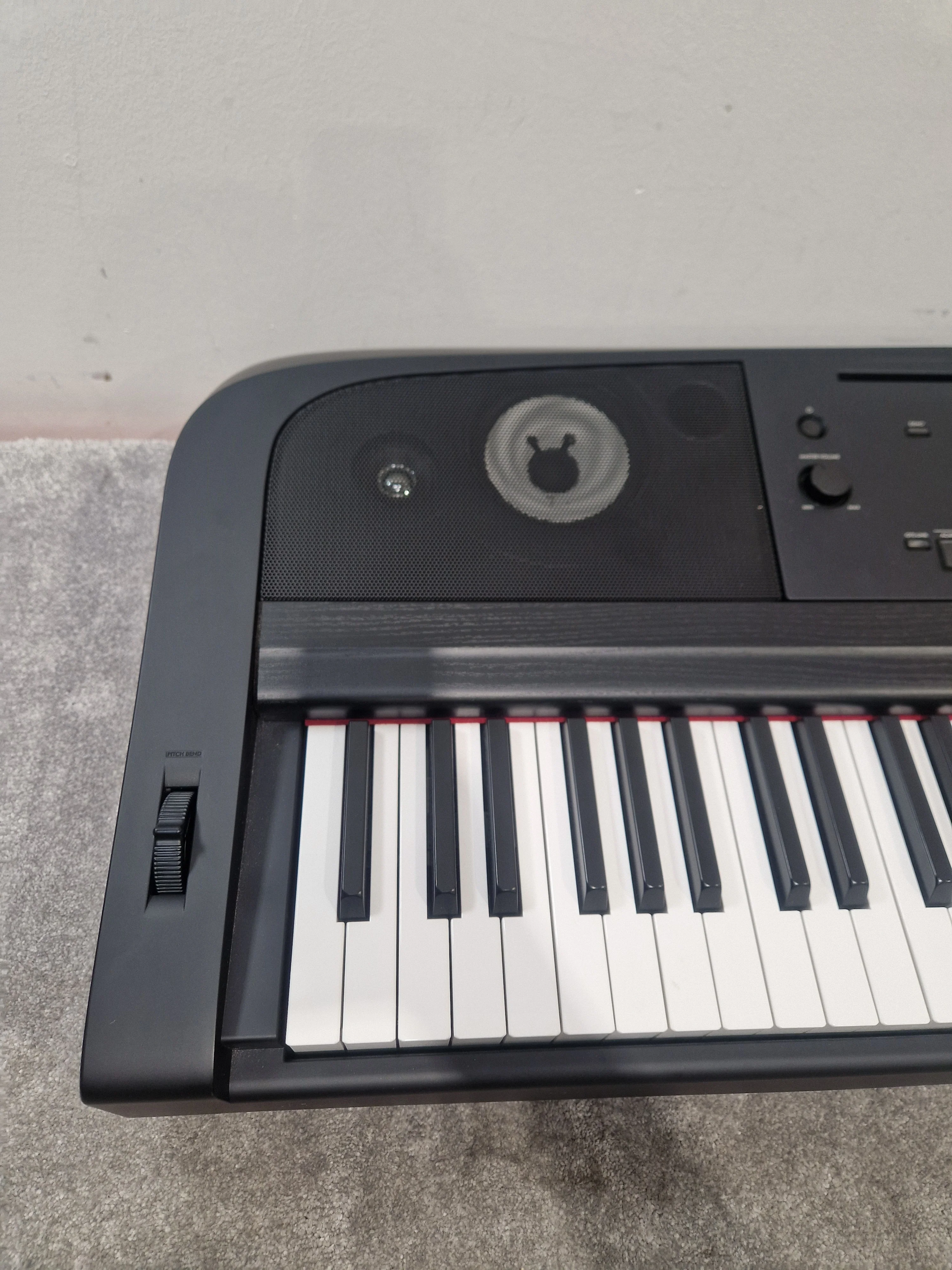 Yamaha Dgx 670 Keyboard - 88-Key Weighted Action, GHS Keyboard - Excellent w/ Original Box & Power Supply & Keyboard stand & seat - Image 11
