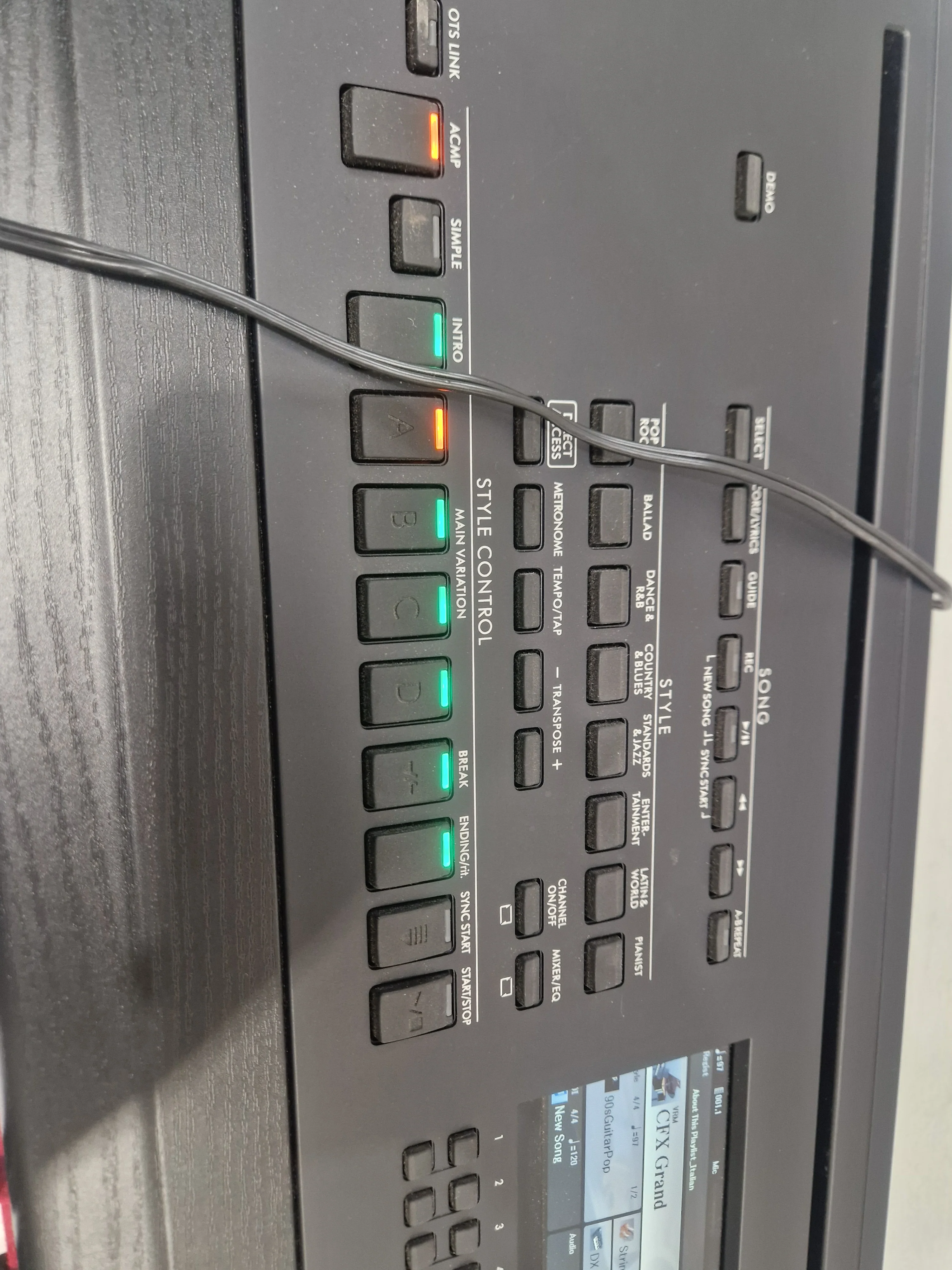 Yamaha Dgx 670 Keyboard - 88-Key Weighted Action, GHS Keyboard - Excellent w/ Original Box & Power Supply & Keyboard stand & seat - Image 5