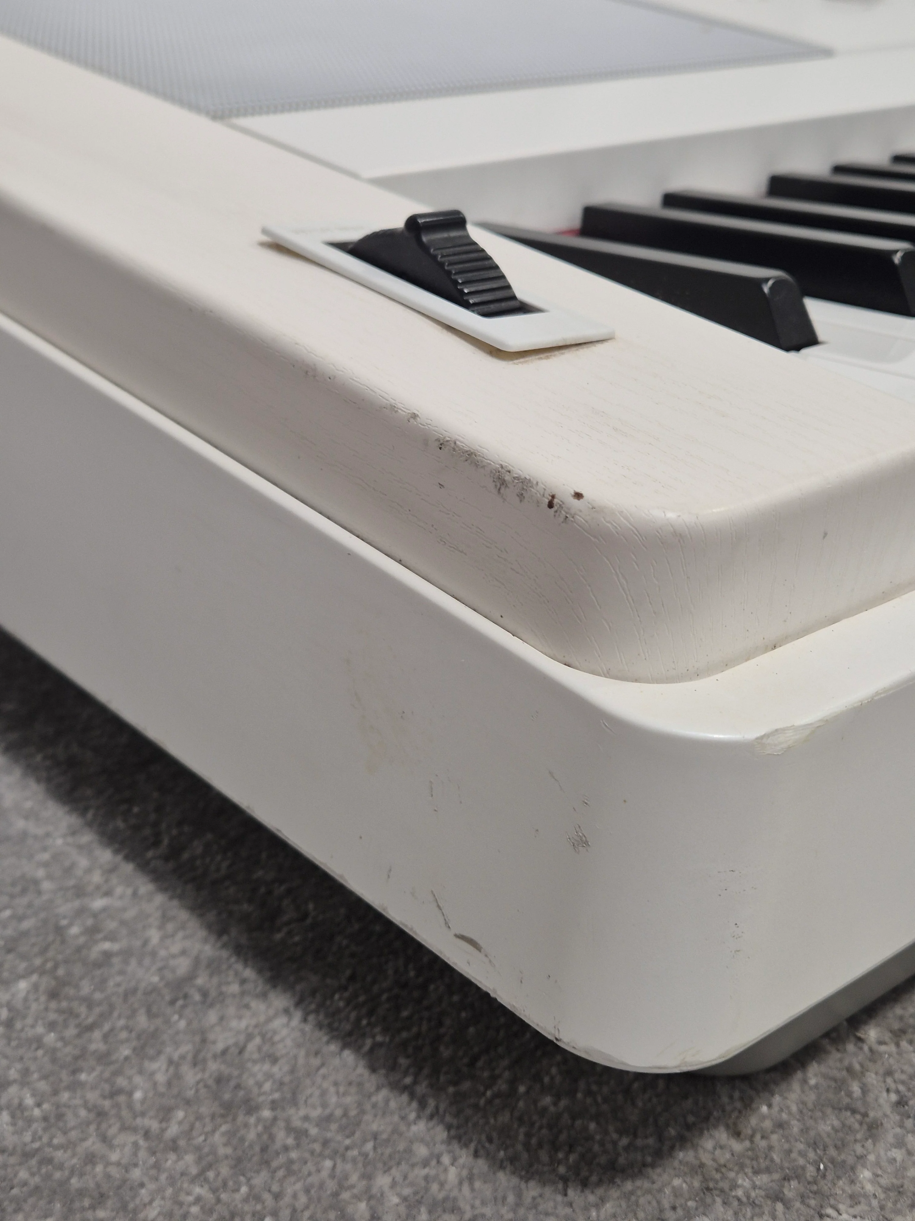 Yamaha DGX660 Keyboard - 88 Weighted Keys - Fair w/ Power Supply - Image 11