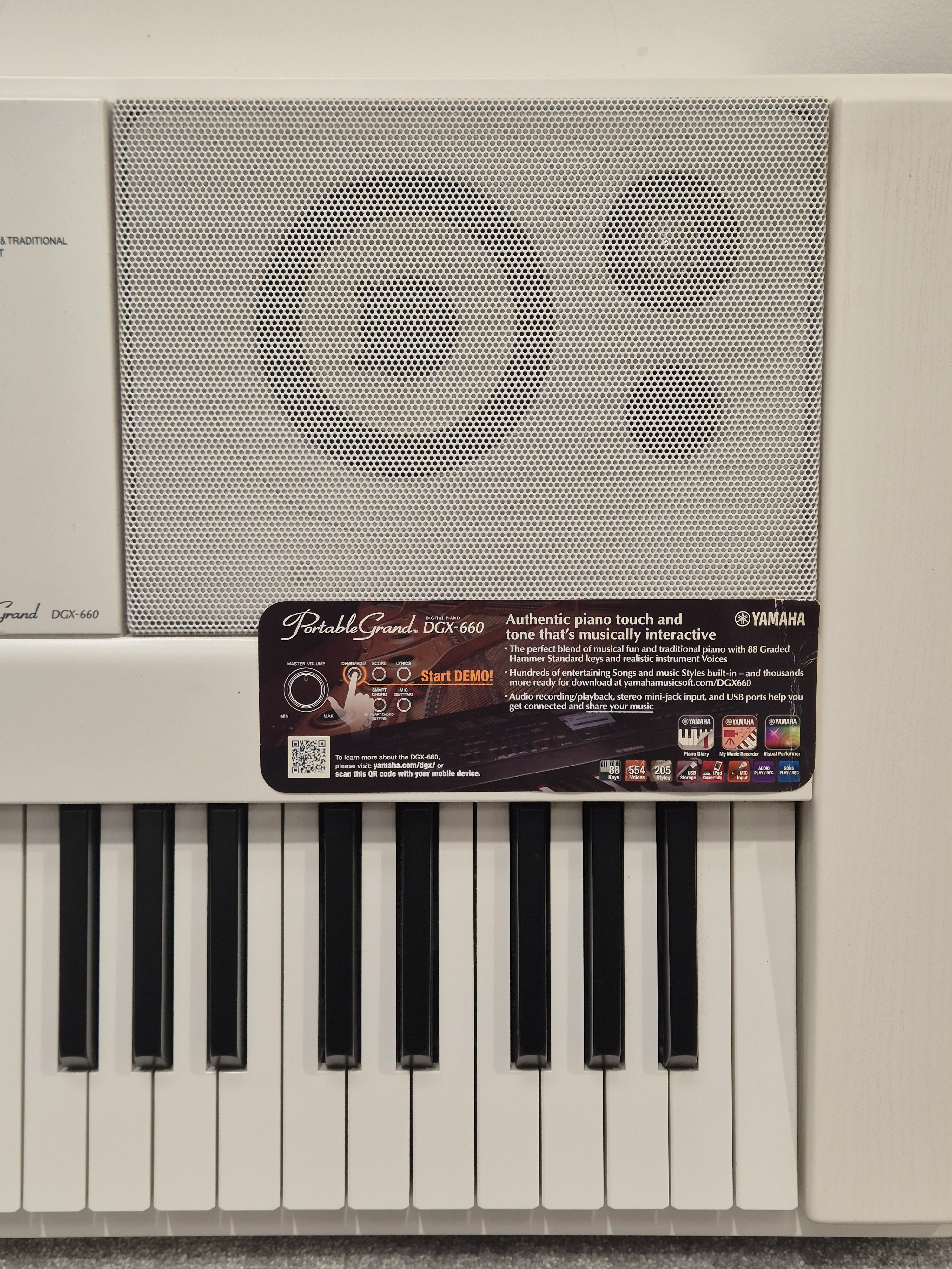 Yamaha DGX660 Keyboard - 88 Weighted Keys - Fair w/ Power Supply - Image 5