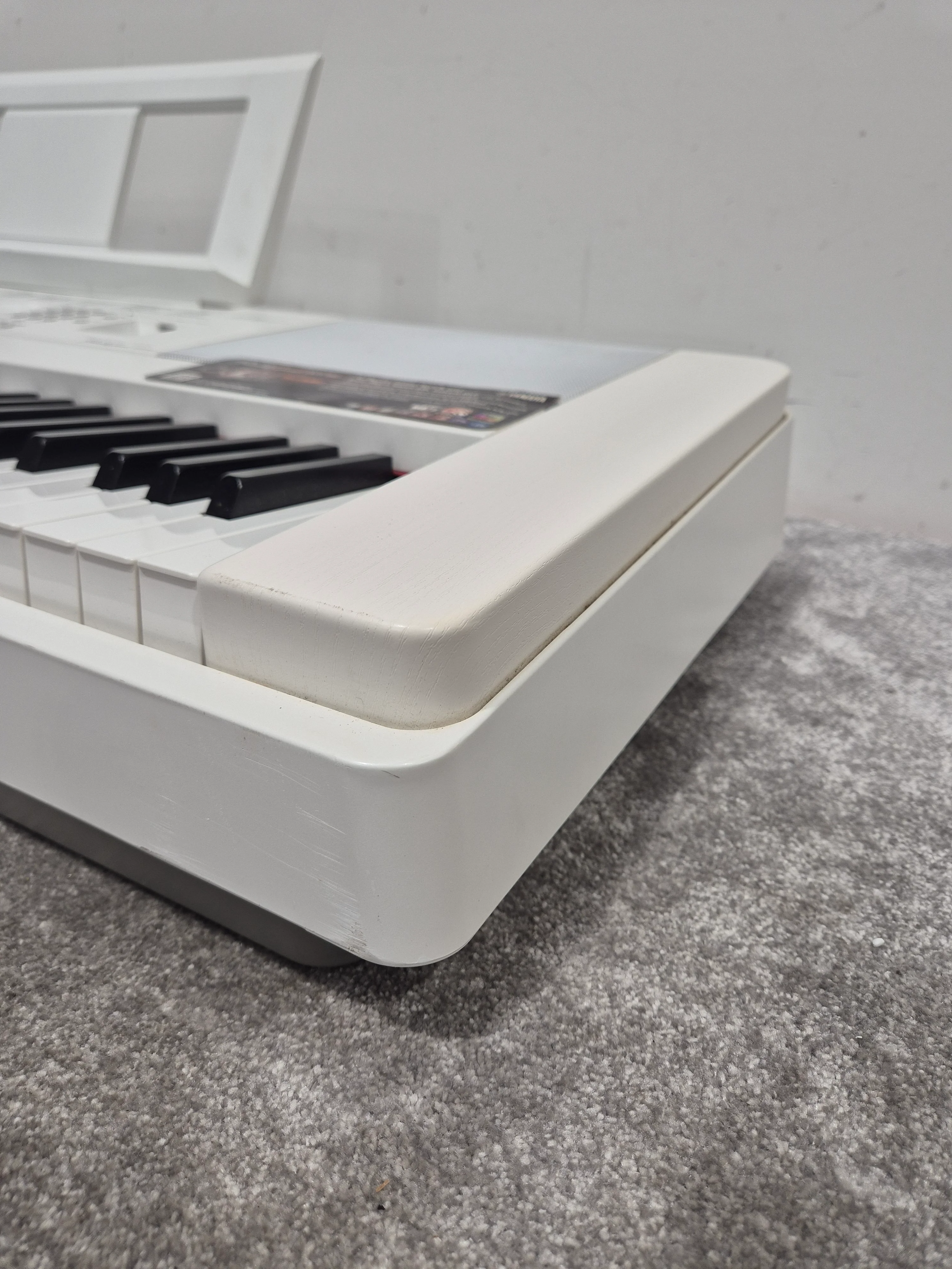 Yamaha DGX660 Keyboard - 88 Weighted Keys - Fair w/ Power Supply - Image 8