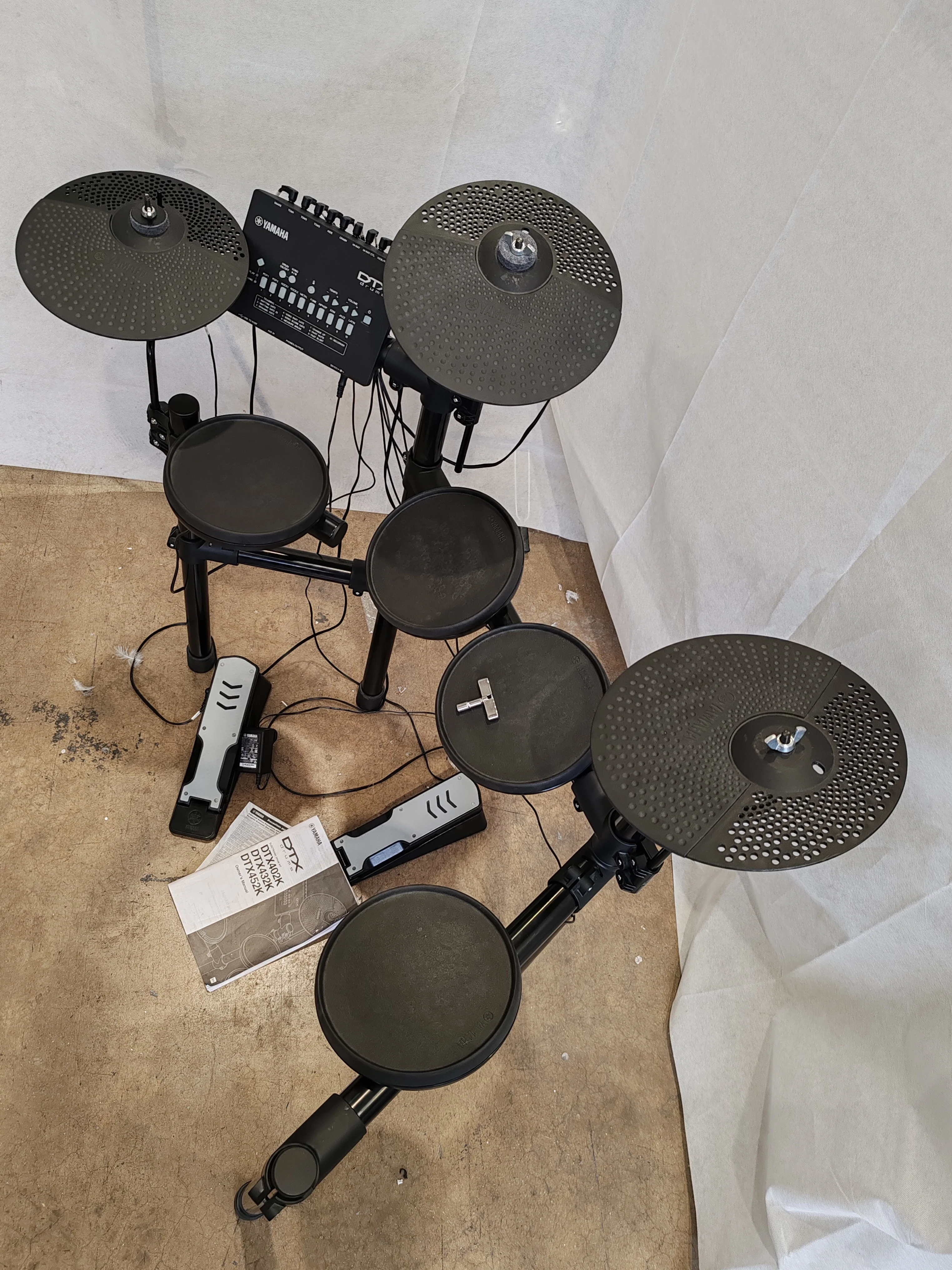 Yamaha DTX402K Electronic Drum Kit – Mesh Pads, Built-In Coaching – Excellent w/ Kick, Power Supply & Manual - Image 11