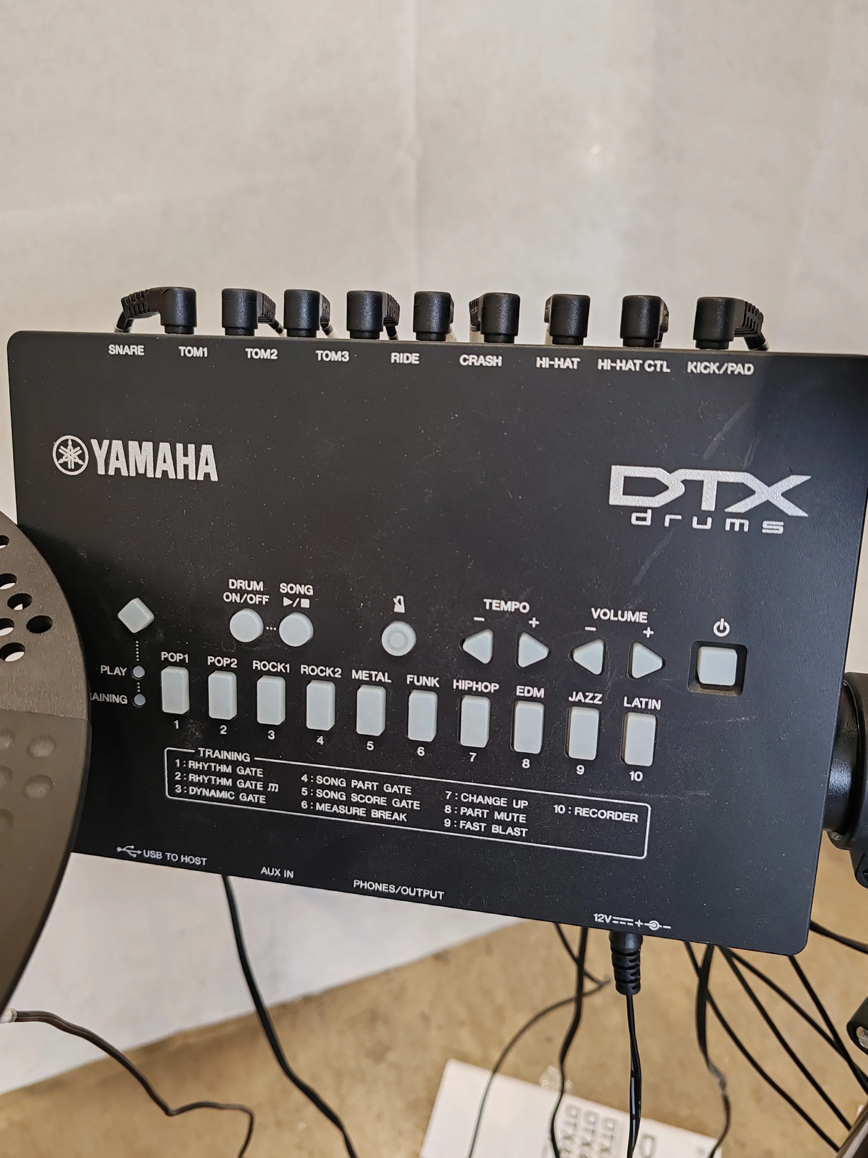 Yamaha DTX402K Electronic Drum Kit – Mesh Pads, Built-In Coaching – Excellent w/ Kick, Power Supply & Manual - Image 2