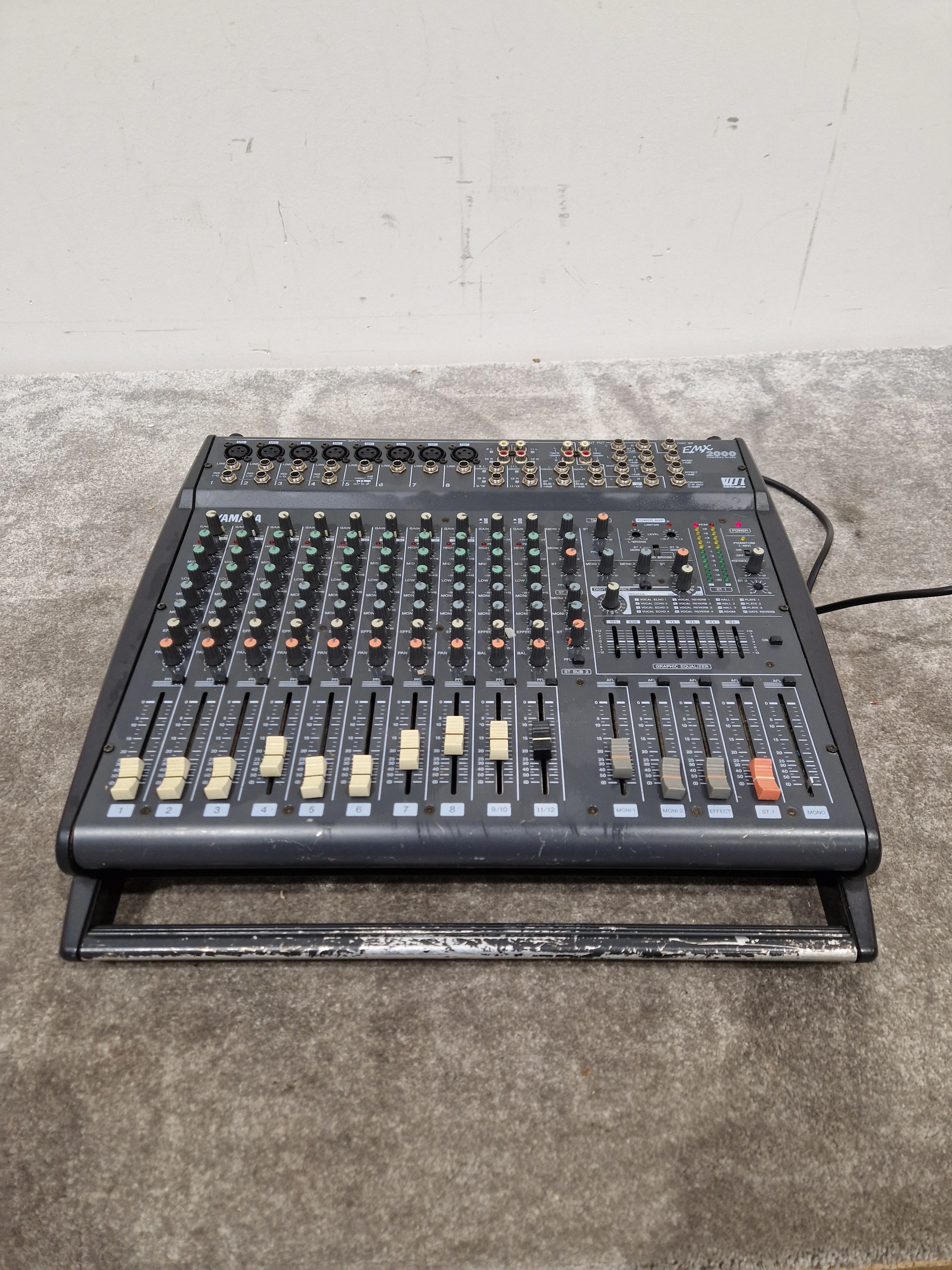 Yamaha EMX 2000 - 200W Powered Mixer - Spares or Repair - Image 16