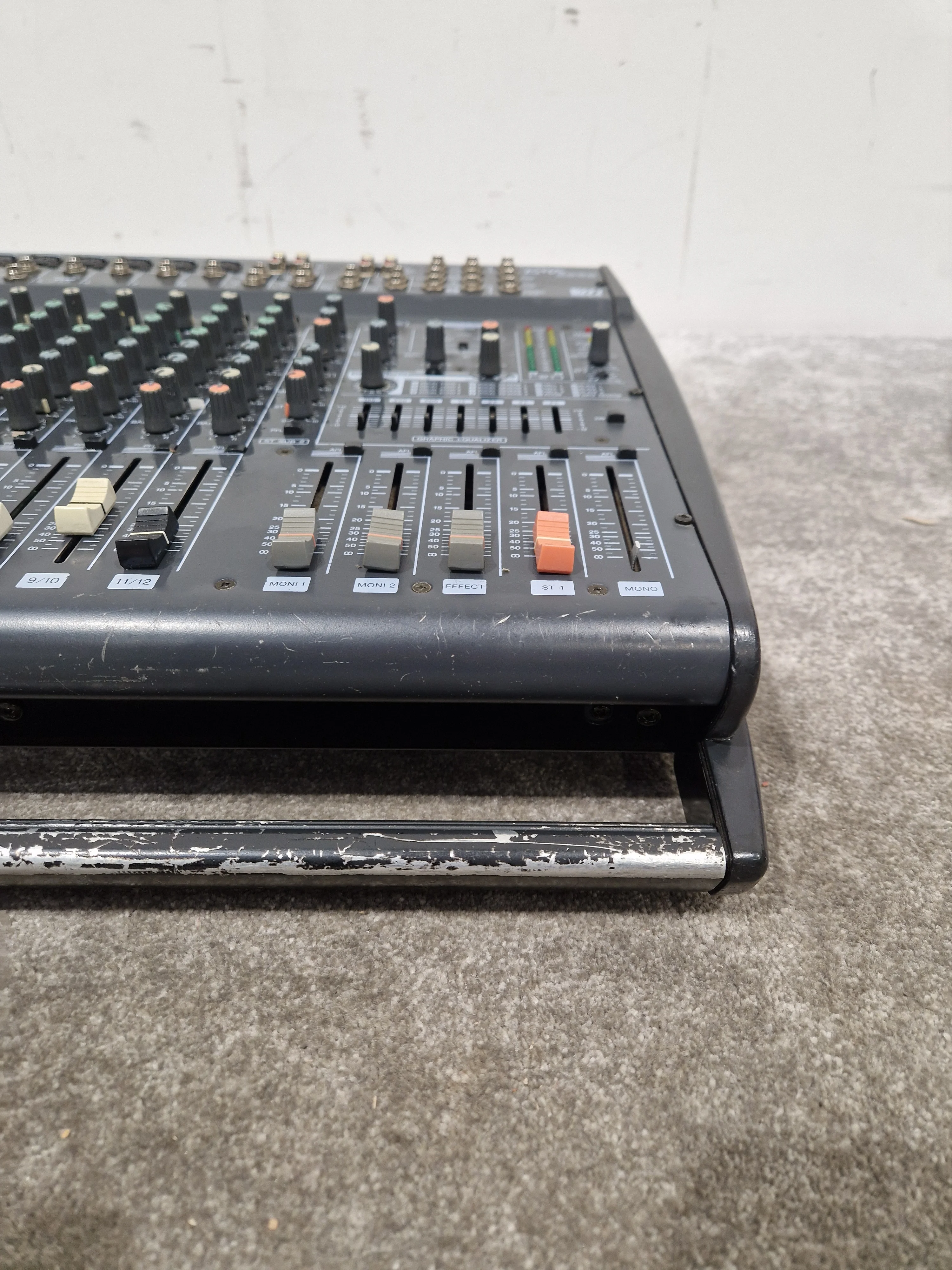 Yamaha EMX 2000 - 200W Powered Mixer - Spares or Repair - Image 2