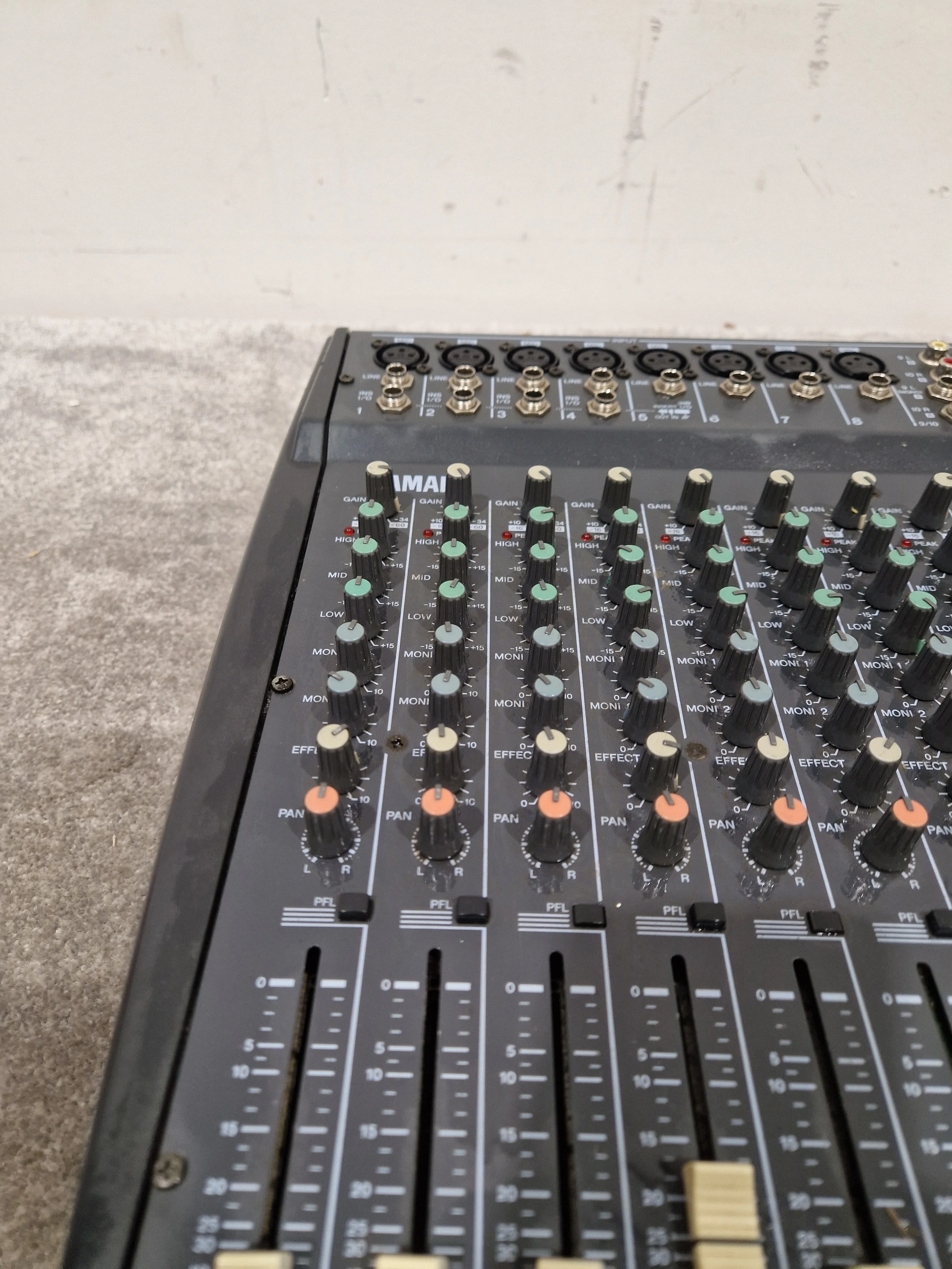 Yamaha EMX 2000 - 200W Powered Mixer - Spares or Repair - Image 3