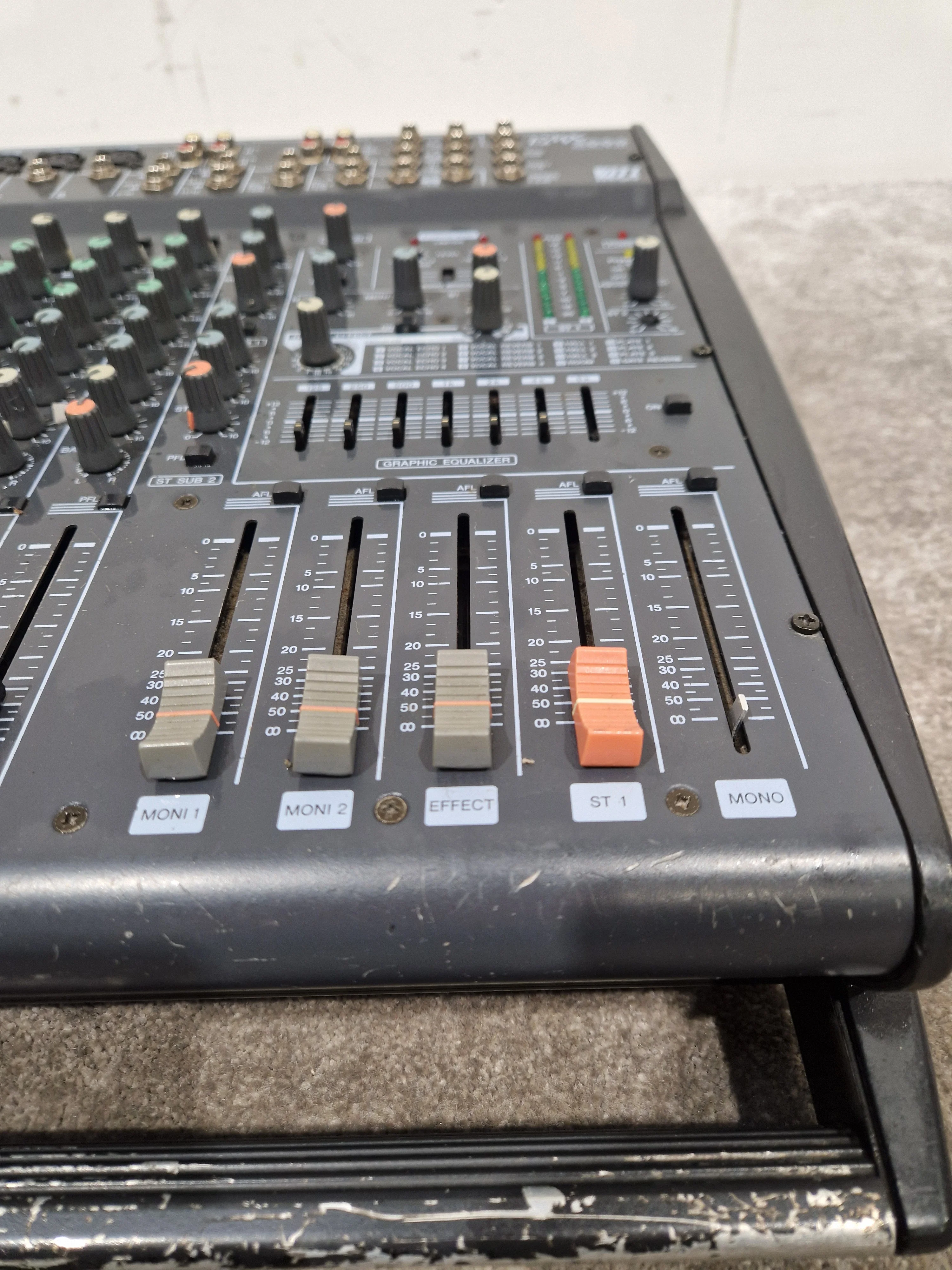 Yamaha EMX 2000 - 200W Powered Mixer - Spares or Repair - Image 9