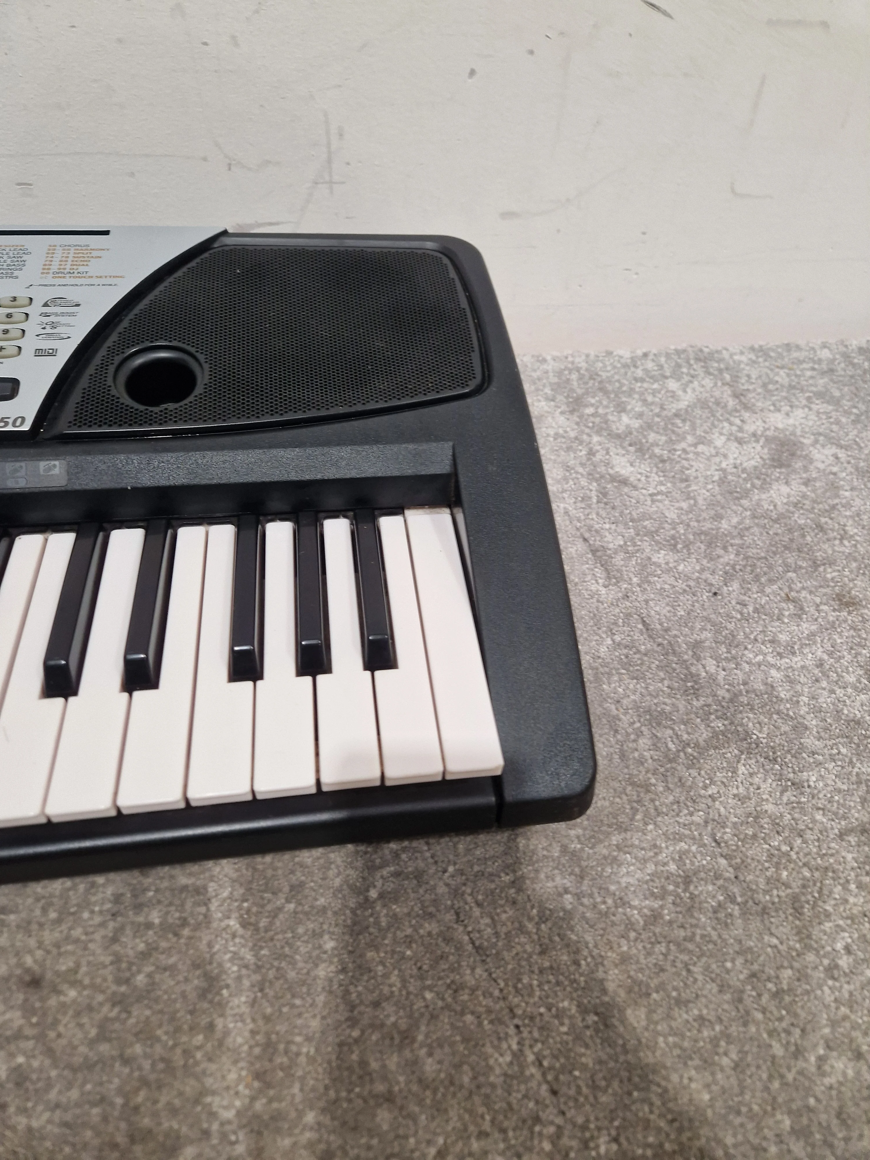 Yamaha EZ-150 - Electronic Keyboard - Excellent w/ Power Supply - Image 16
