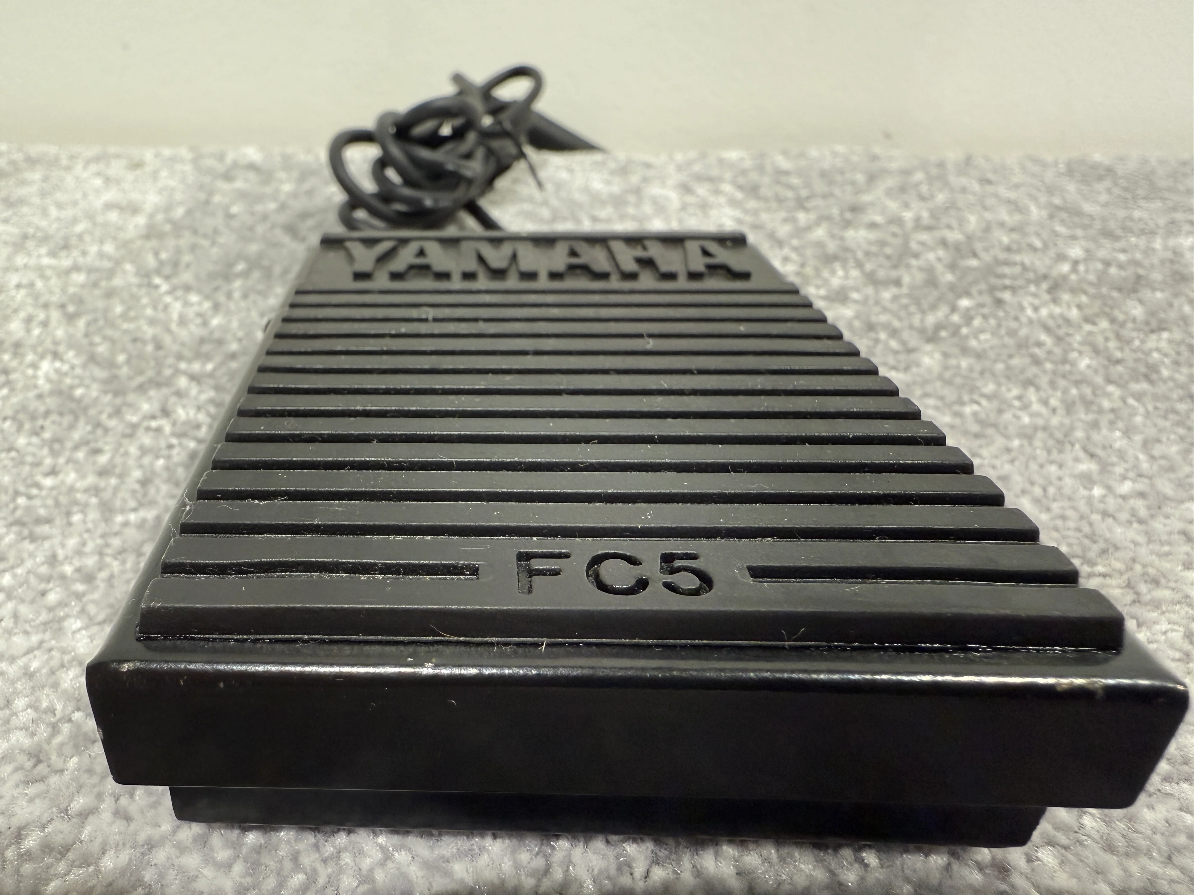 Yamaha FC5 Sustain Pedal for Keyboards - Image 8