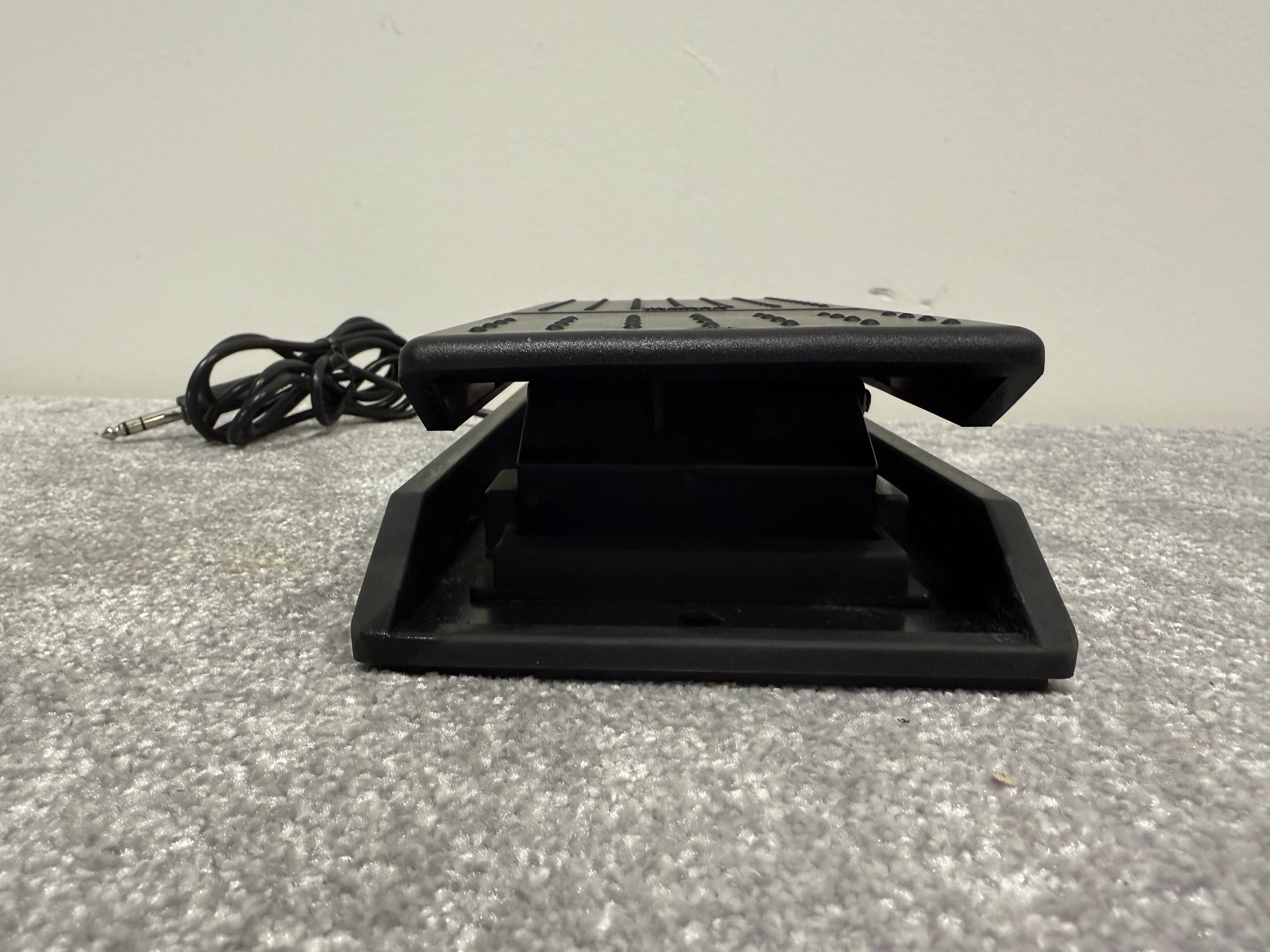 Yamaha FC7 Expression Pedal for Keyboards - Image 9