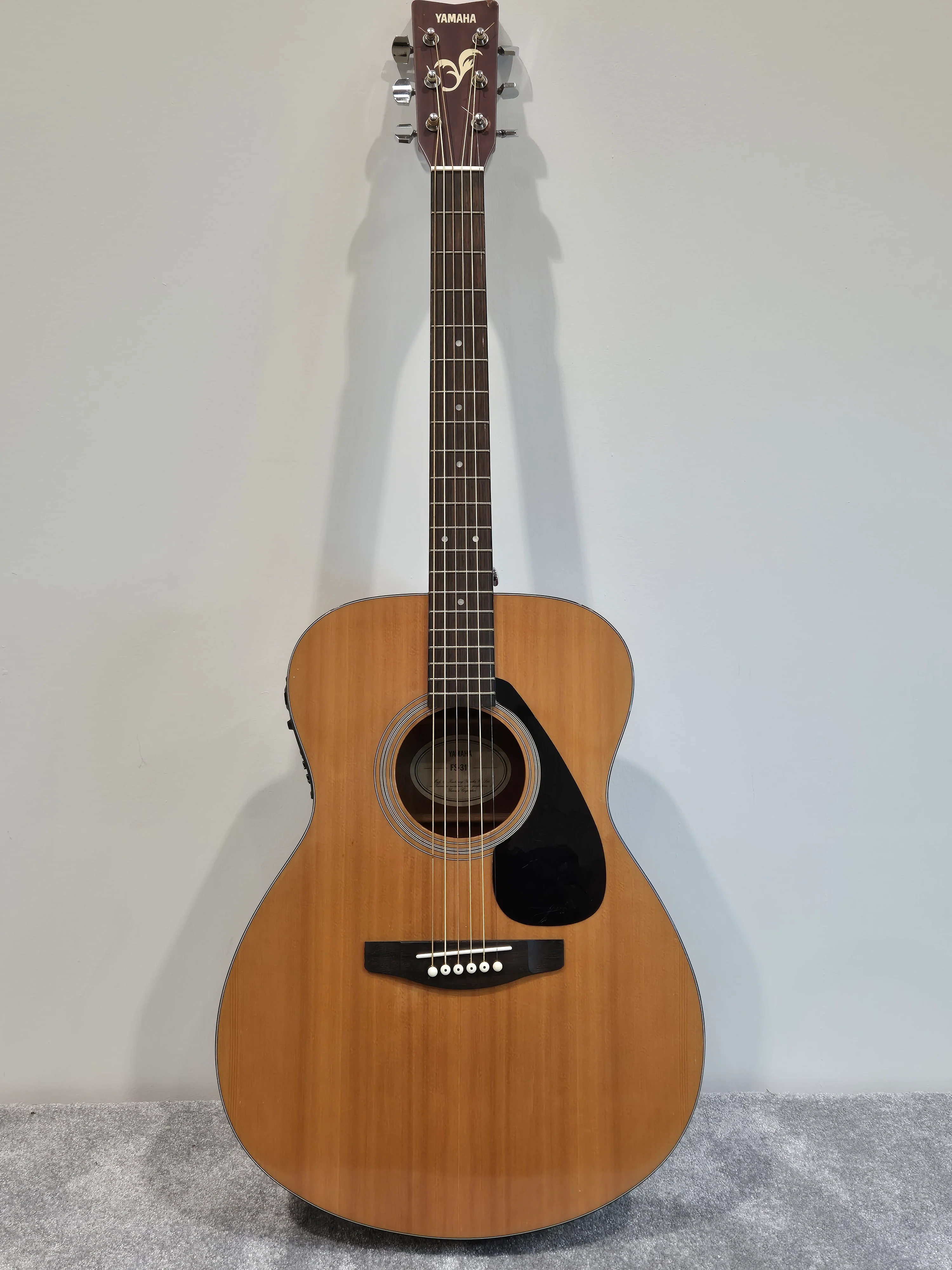Yamaha FS-311 Acoustic Guitar - Spruce Top, Nato Back & Sides - Good - Image 2