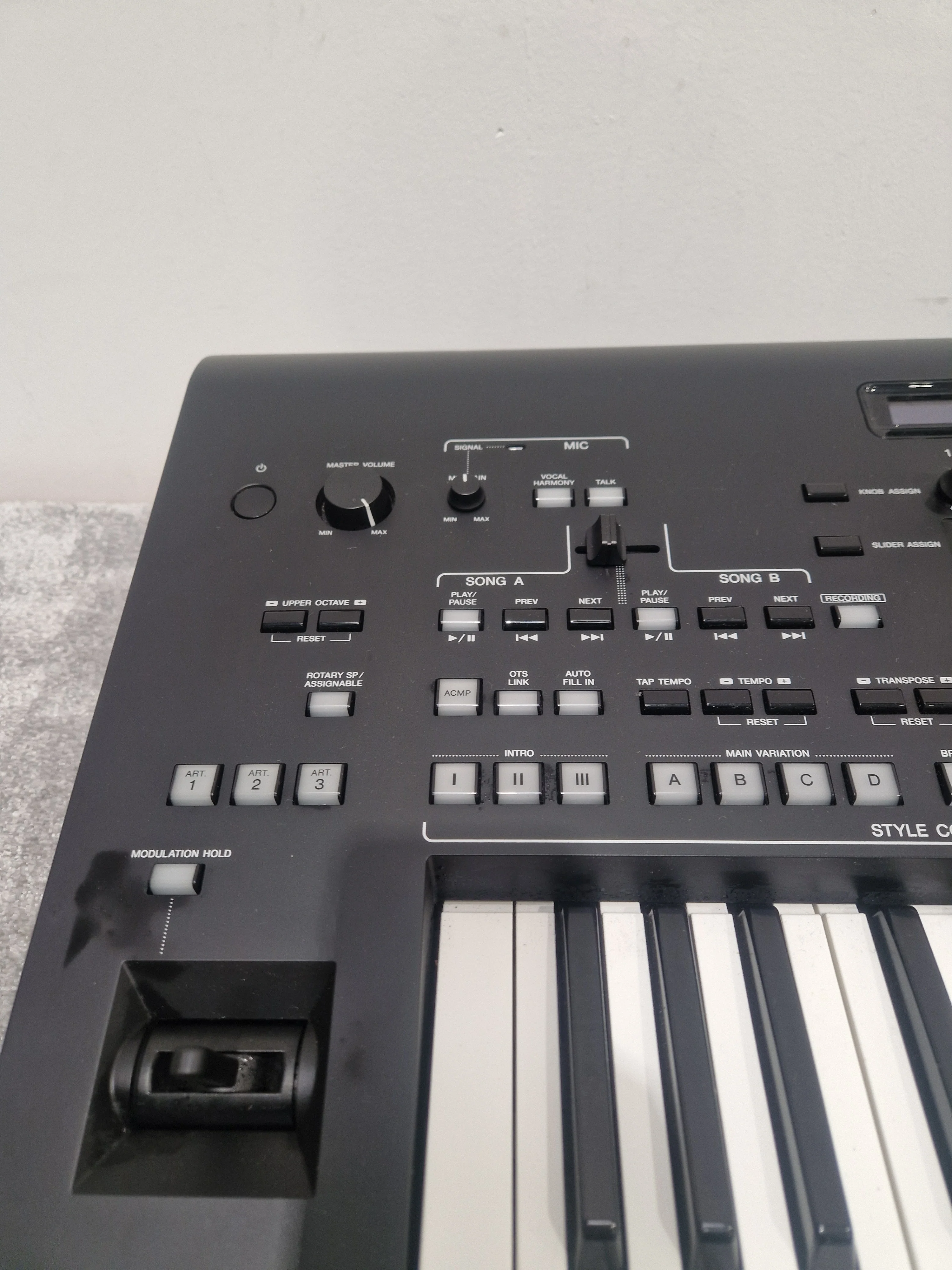 Yamaha Genos - Digital Workstation Keyboard - Excellent w/ Soft Case & Keyboard Pedal - Image 5