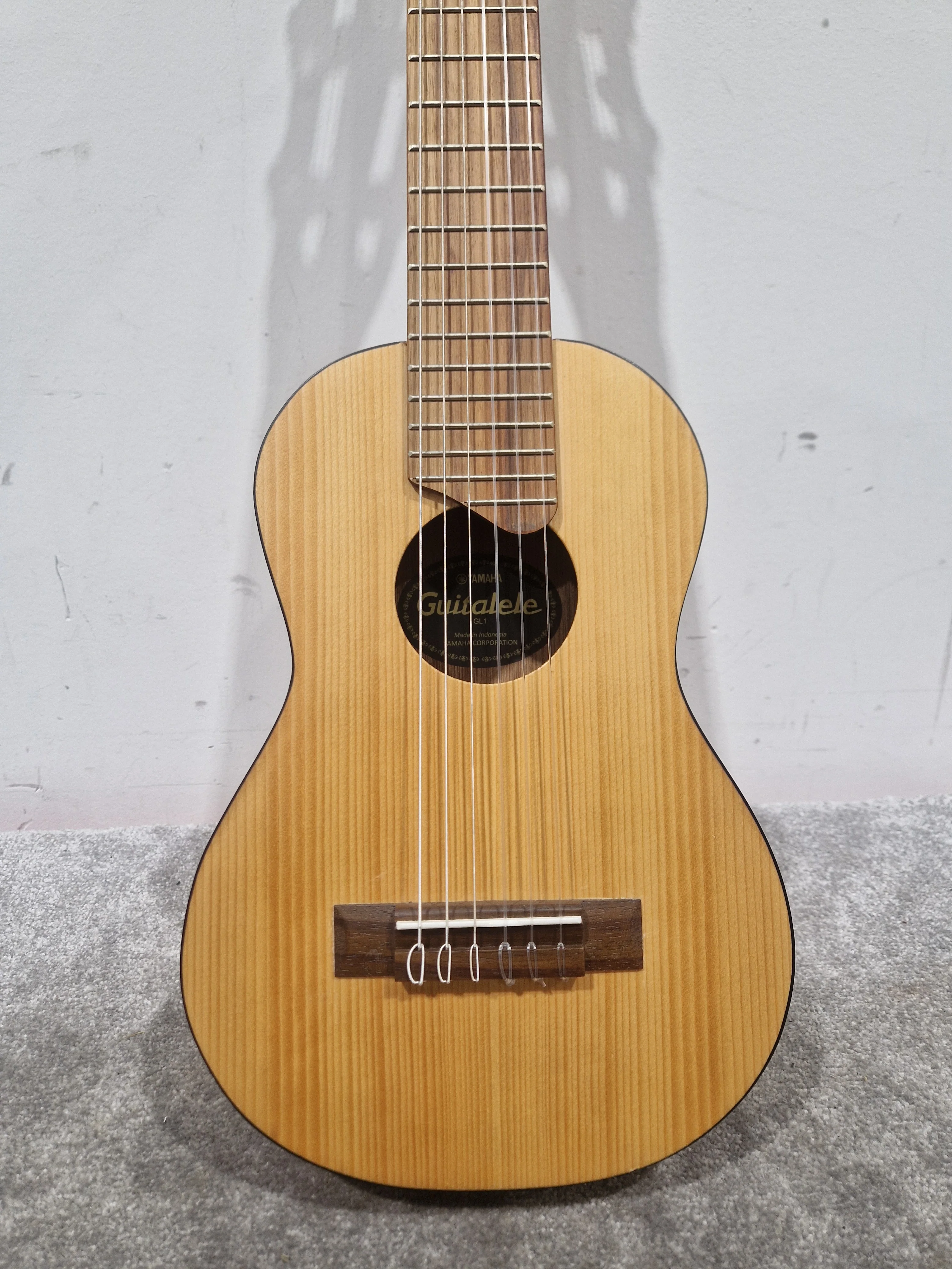 Yamaha GL1 - Guitalele - Natural - Excellent w/ Soft Case - Image 2
