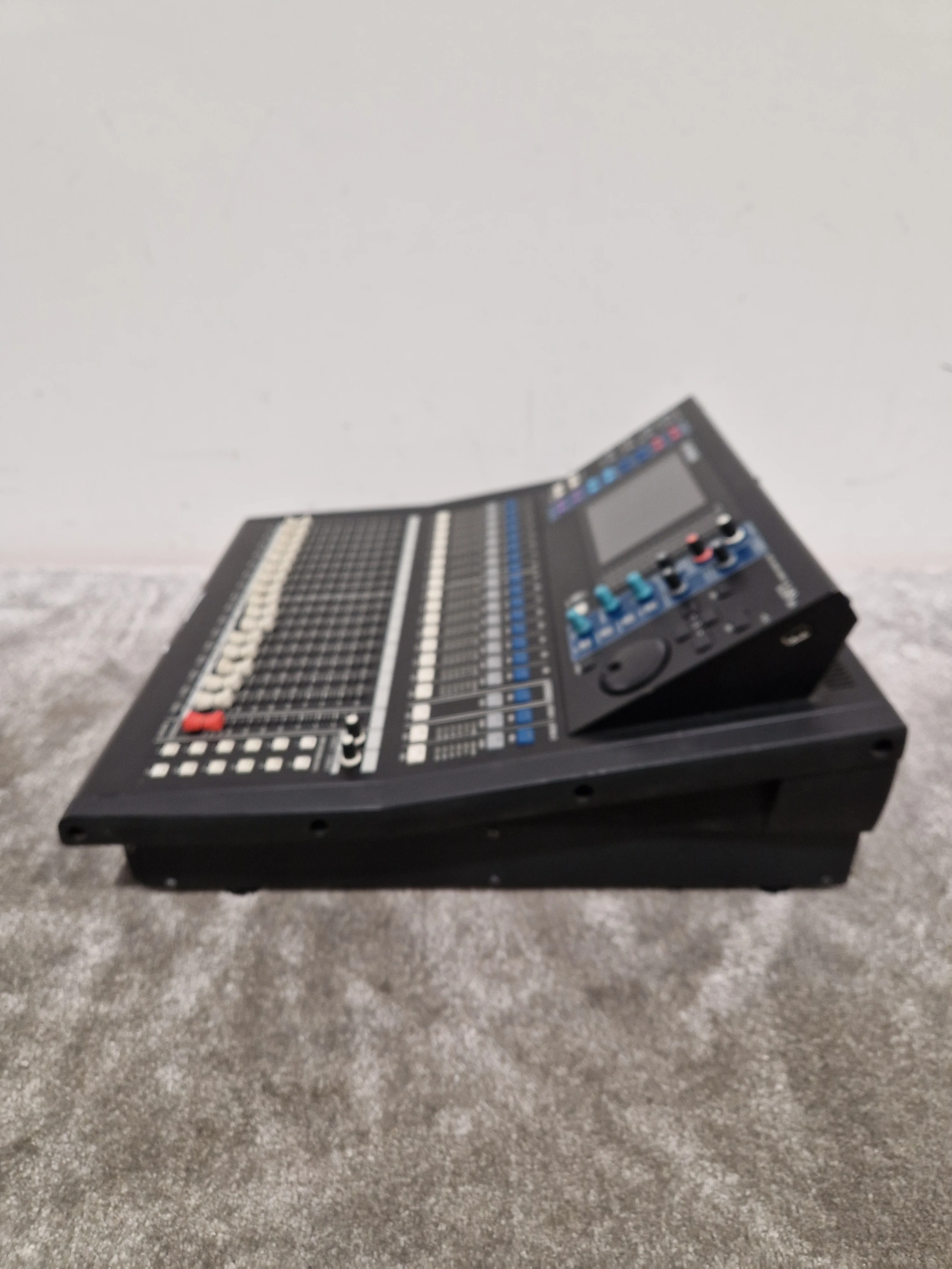 Yamaha LS9-16 - Digital Mixing Console - Excellent - Image 2