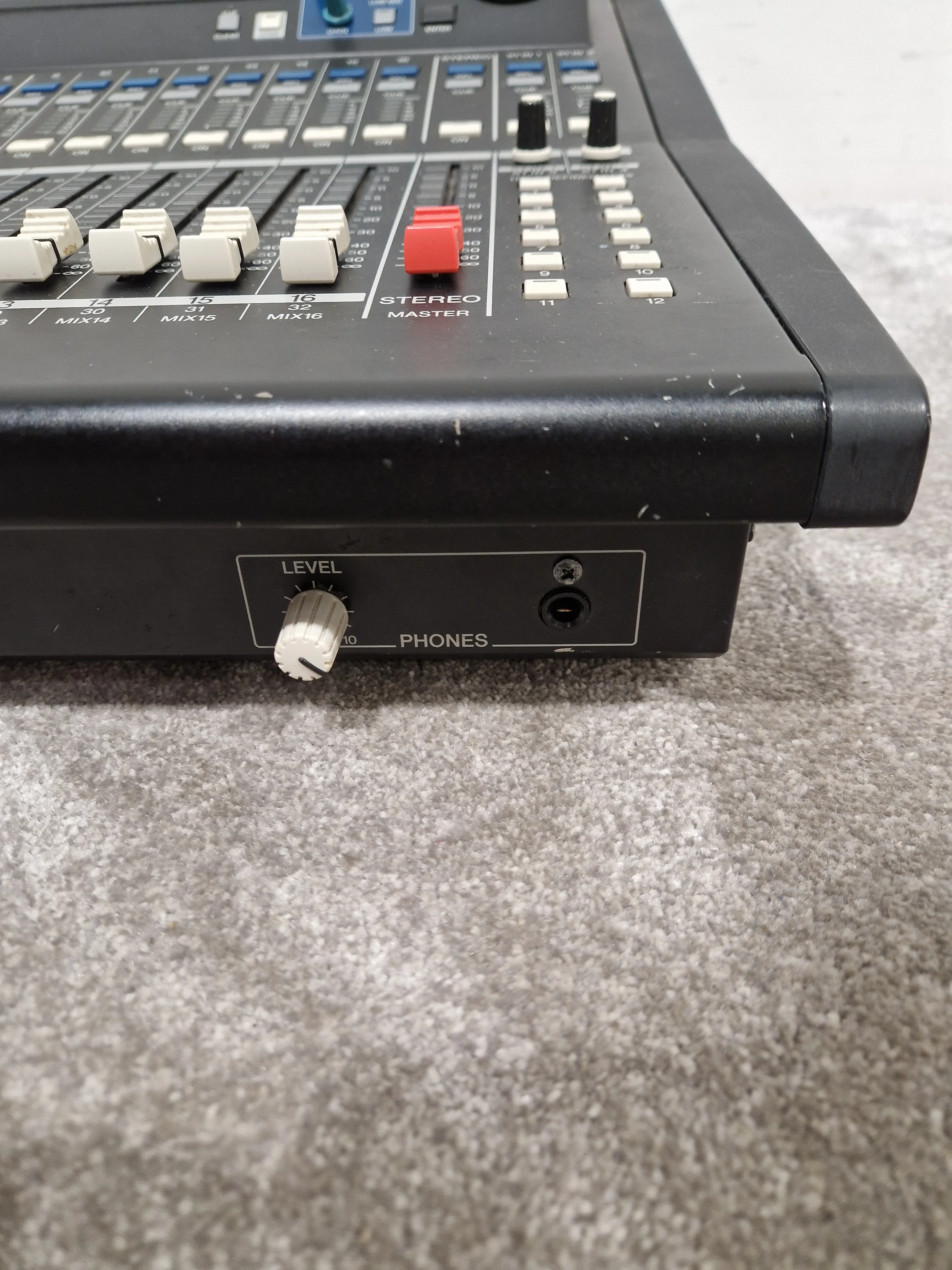 Yamaha LS9-16 - Digital Mixing Console - Excellent - Image 3